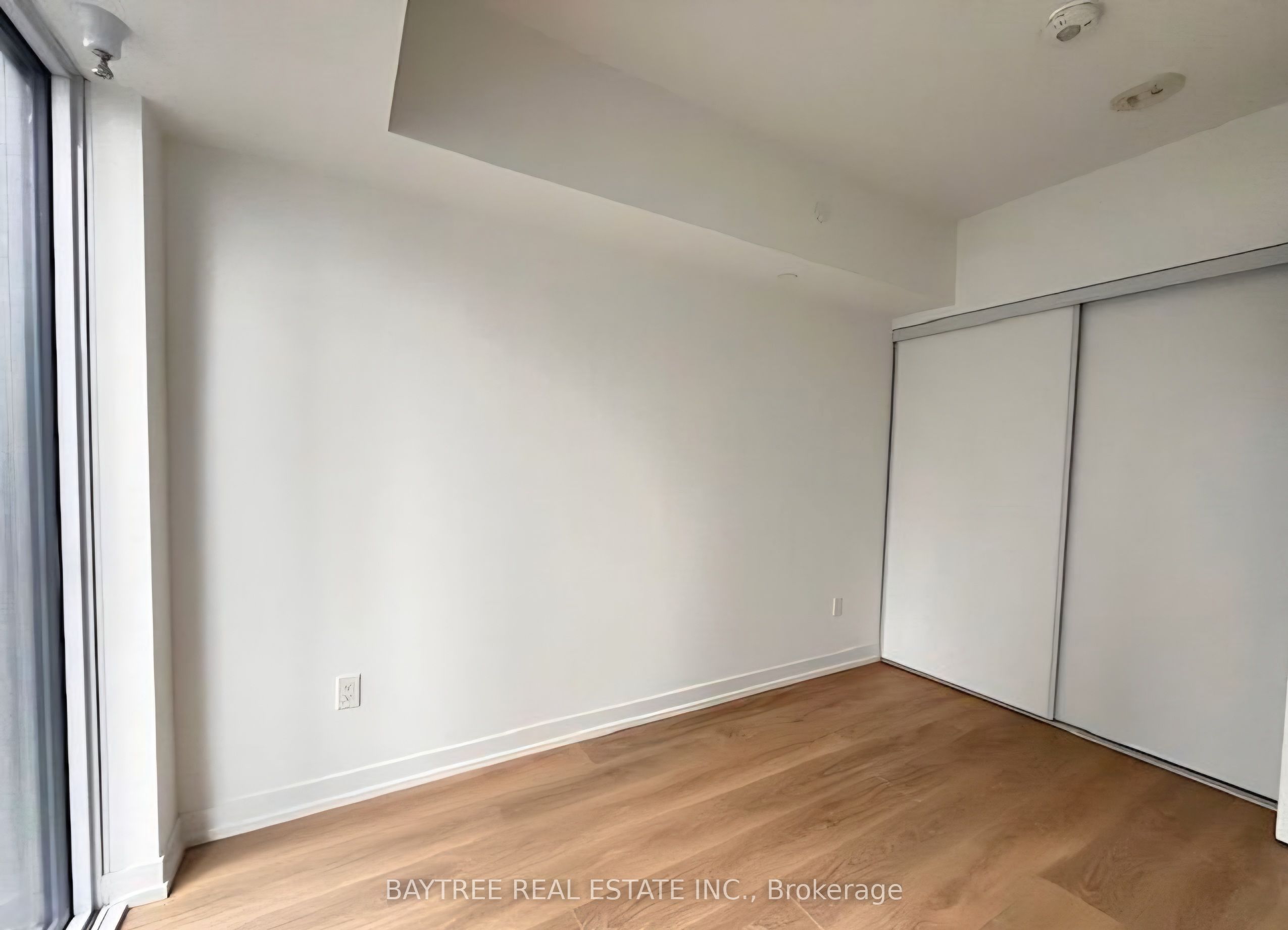 82 Dalhousie Street 2715, Toronto, ON M5B 0C5 photo 2