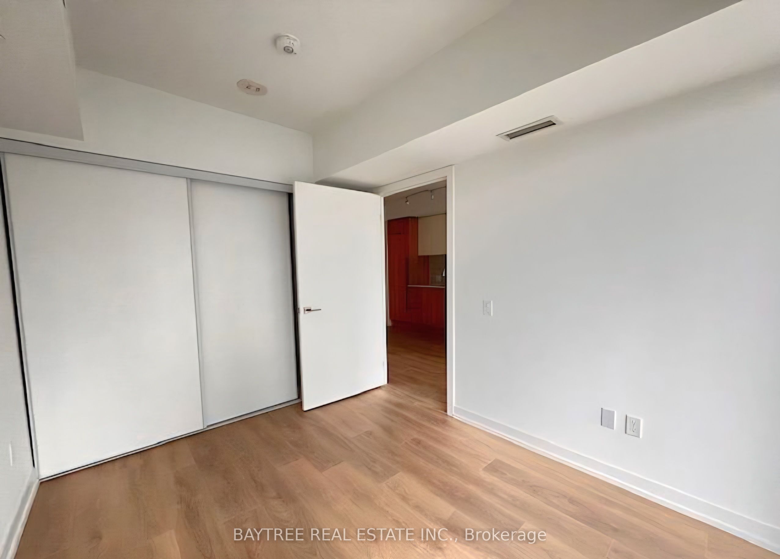 82 Dalhousie Street 2715, Toronto, ON M5B 0C5 photo 4