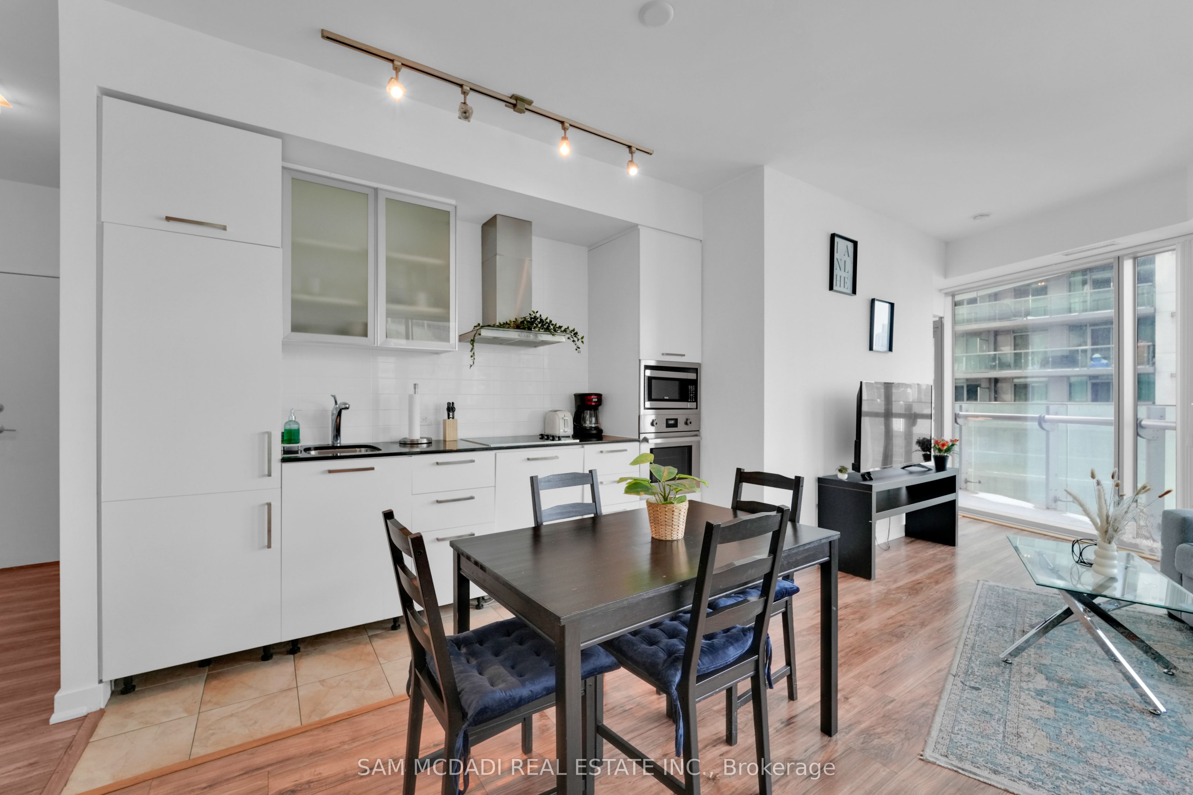12 York Street 2307, Toronto, ON M5J 0A9 photo 5