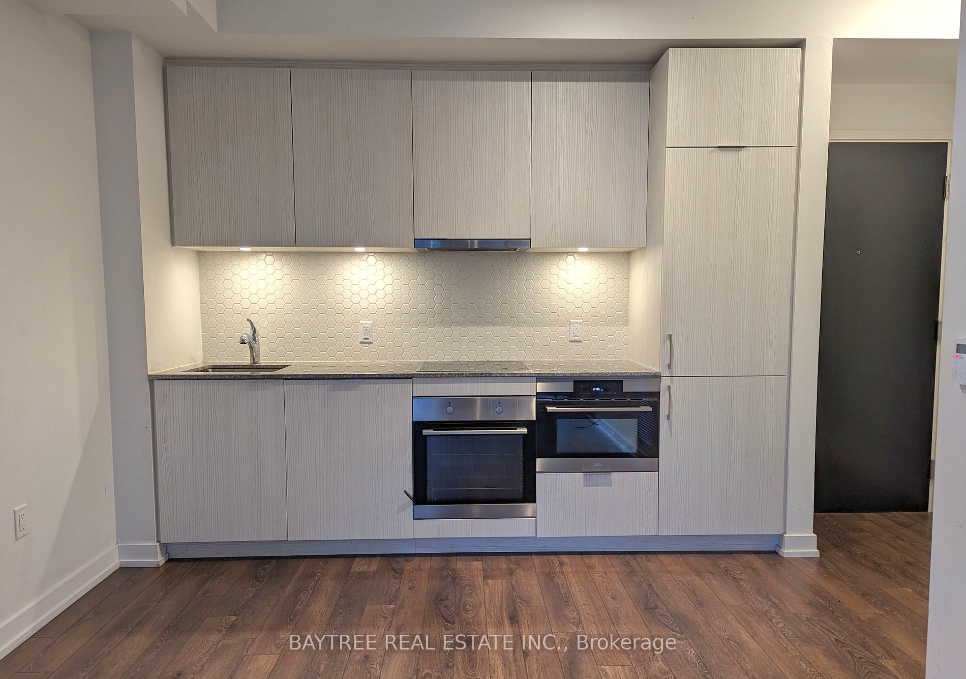 158 Front Street E 1917, Toronto, ON M5A 0K9