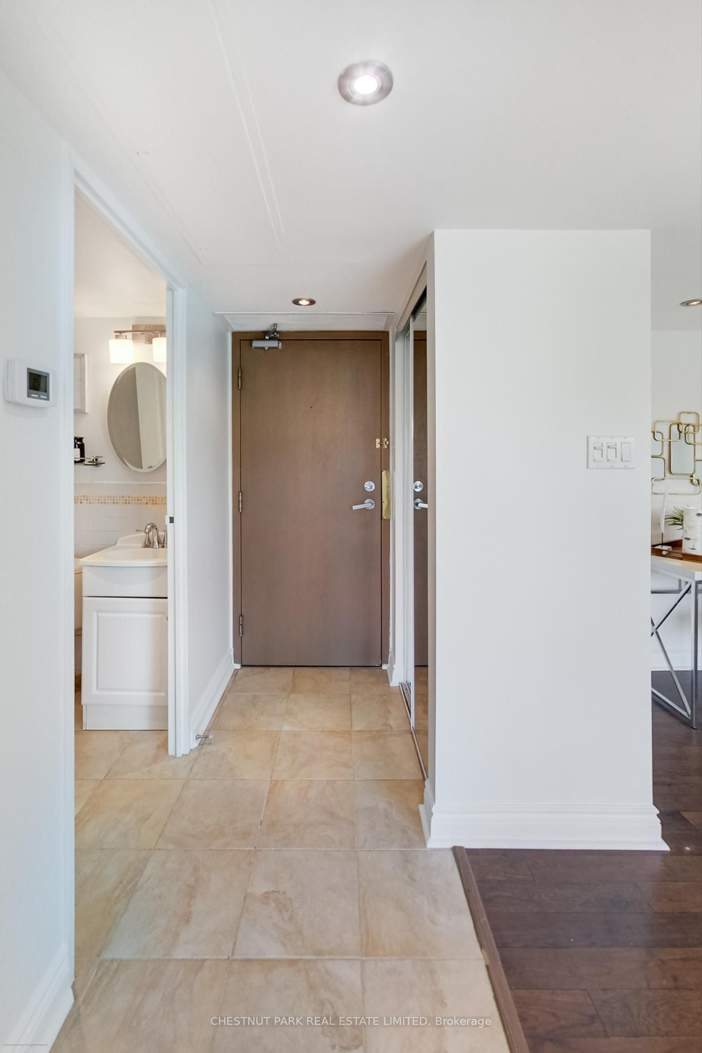 97 Lawton Boulevard 201, Toronto, ON M4V 1Z6 photo 5
