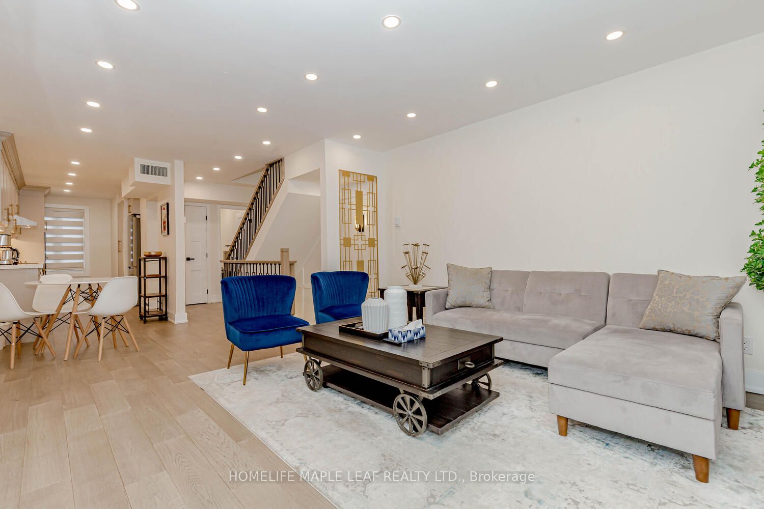 56 St Nicholas Street, Toronto, ON M4Y 1W7