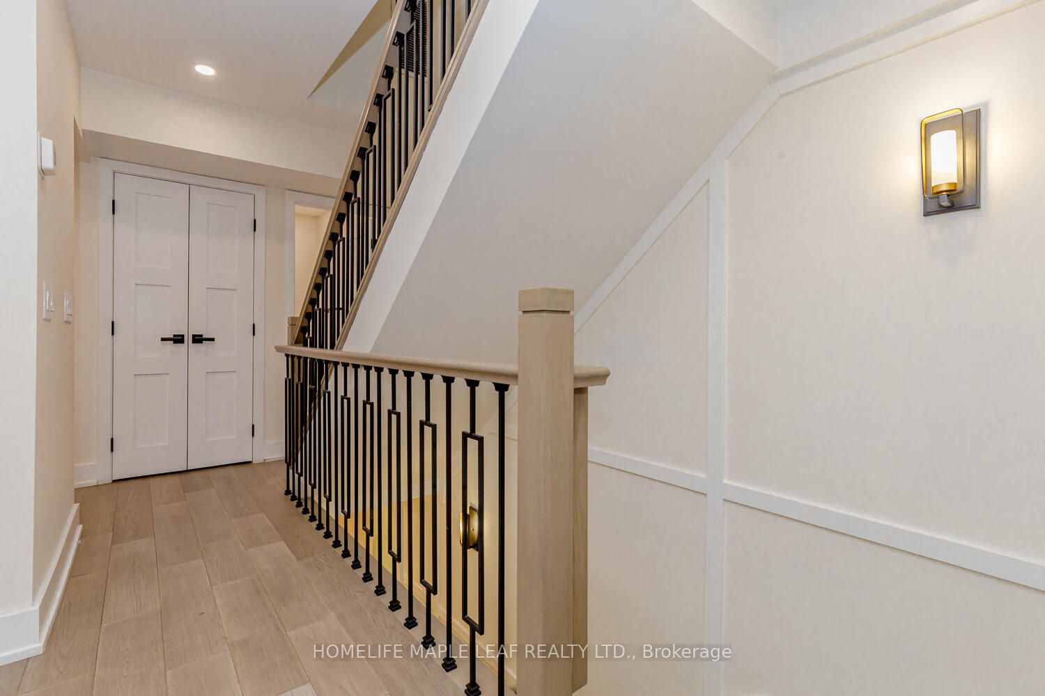 56 St Nicholas Street, Toronto, ON M4Y 1W7 photo 4