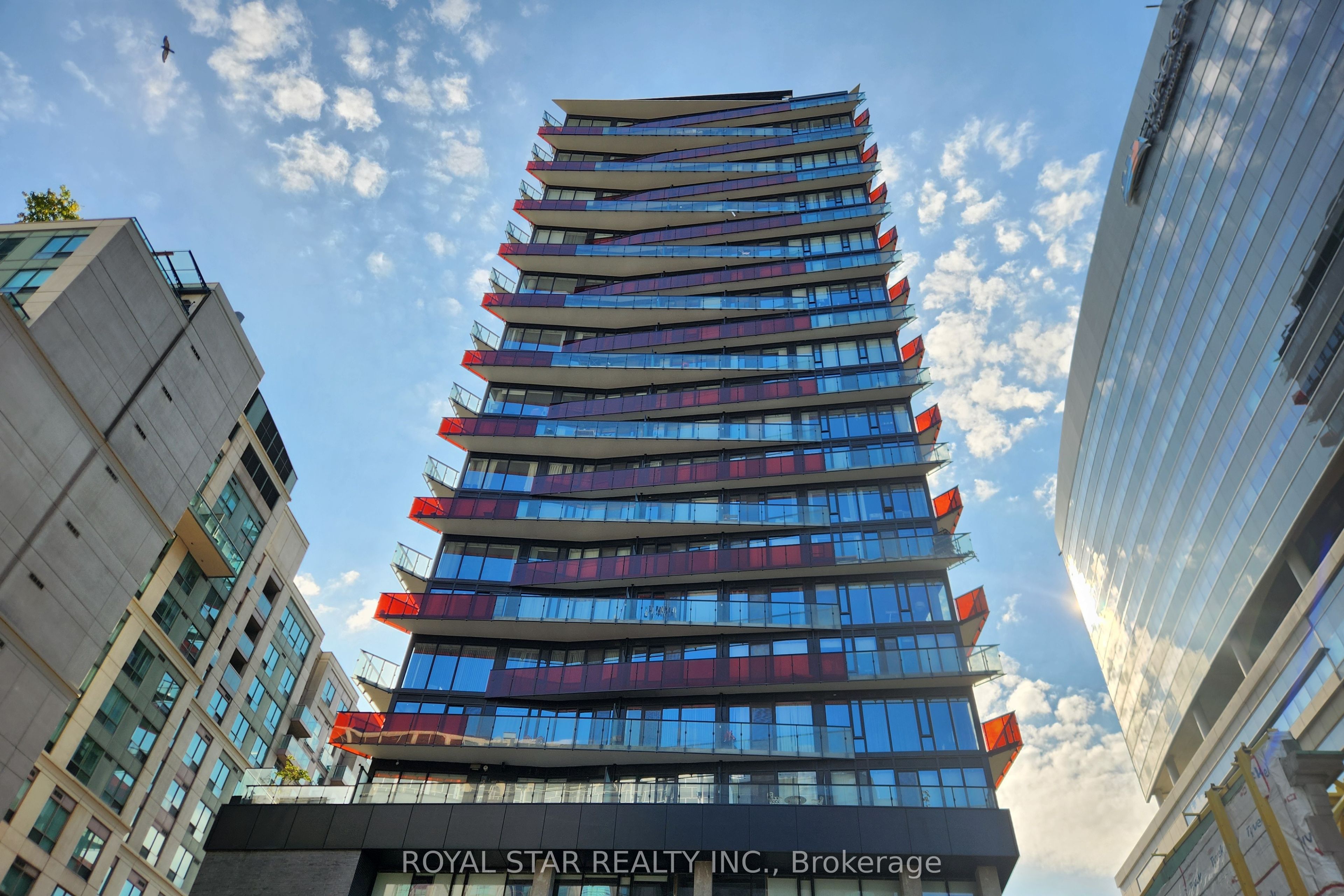 215 Queen Street W 601, Toronto, ON M5V 0P5