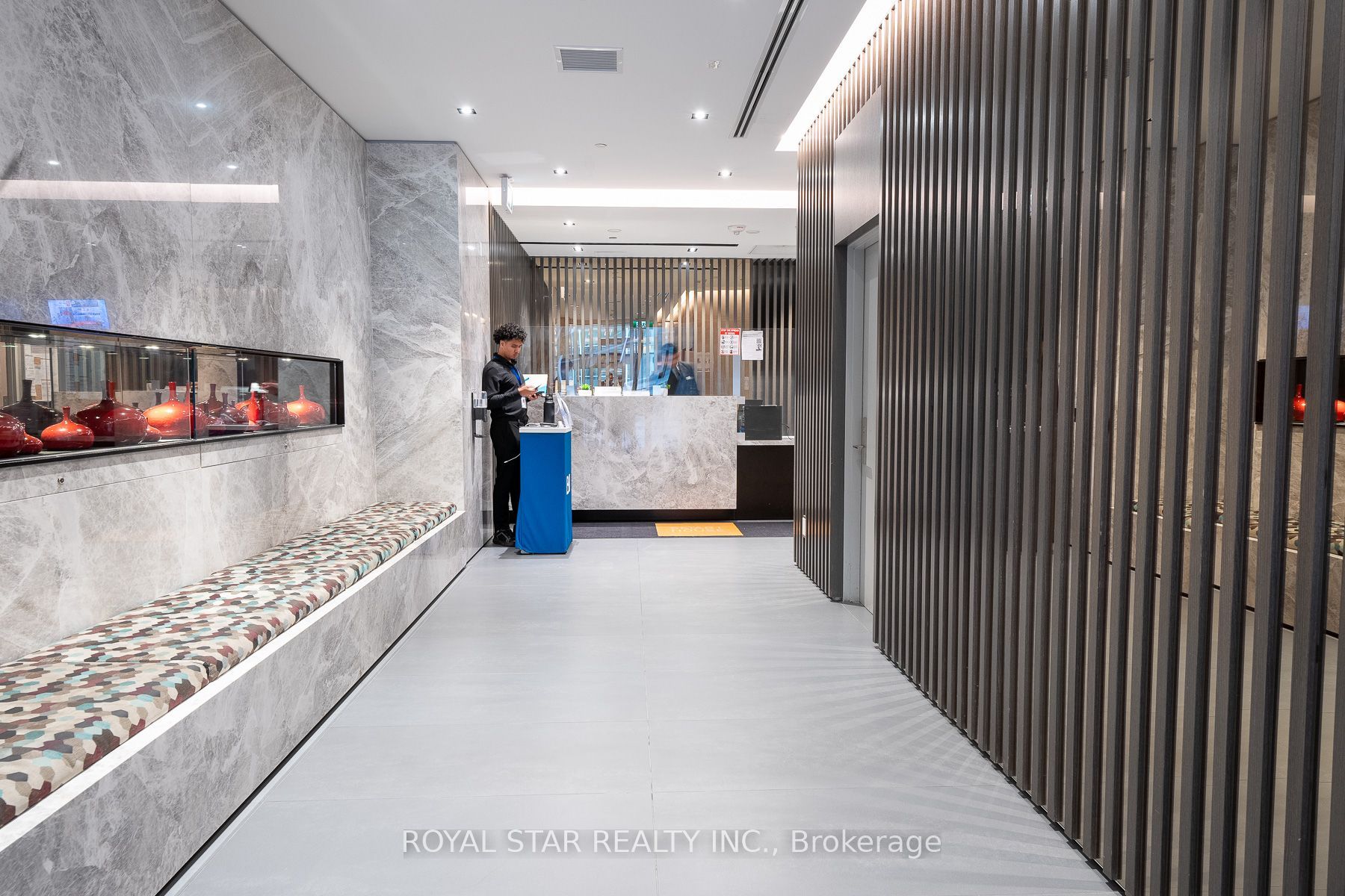 215 Queen Street W 601, Toronto, ON M5V 0P5 photo 3