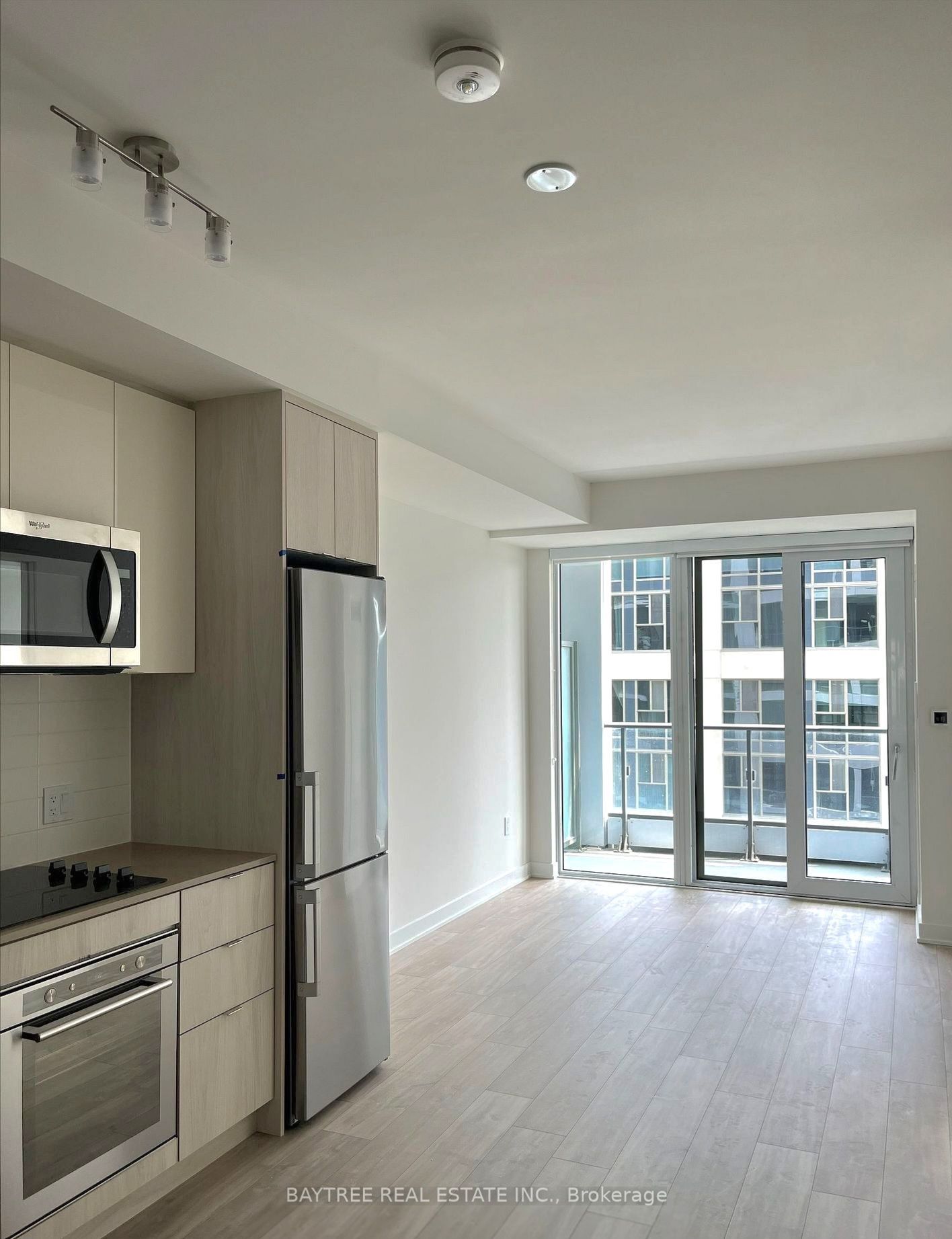 60 Princess Street 722 SE, Toronto, ON M5A 2C7 photo 2