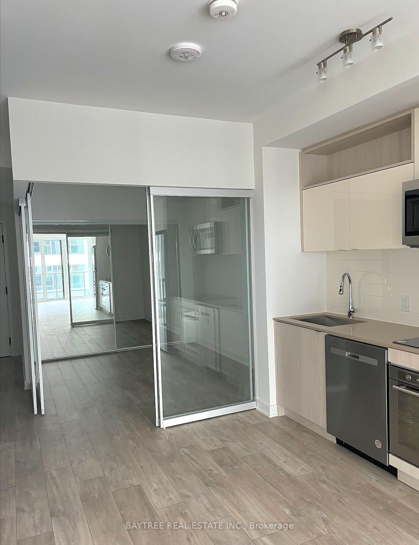 60 Princess Street 722 SE, Toronto, ON M5A 2C7 photo 4
