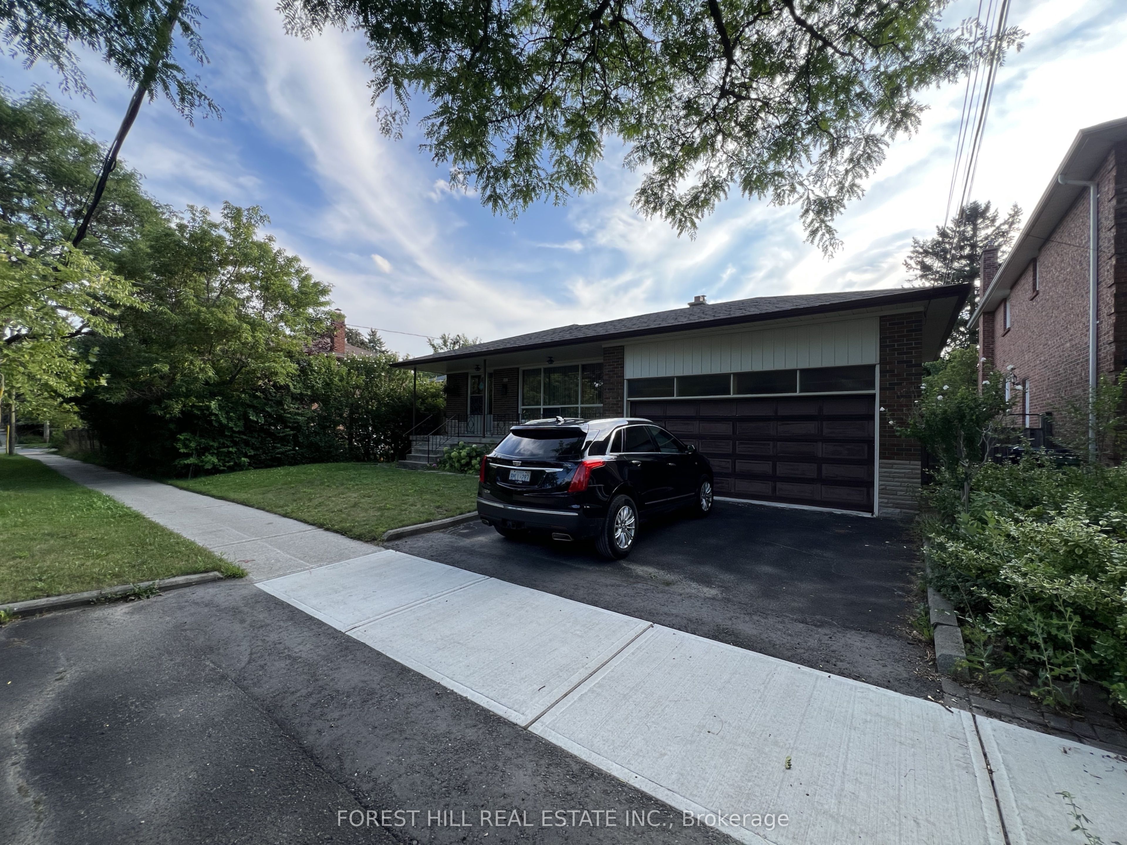 444 Longmore Street Main, Toronto, ON M2N 5C3