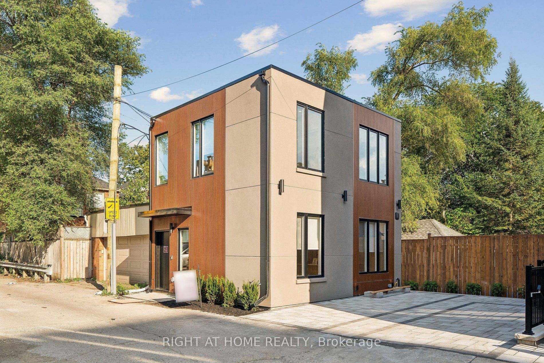 55 Camberwell Road LS, Toronto, ON M6C 3E7