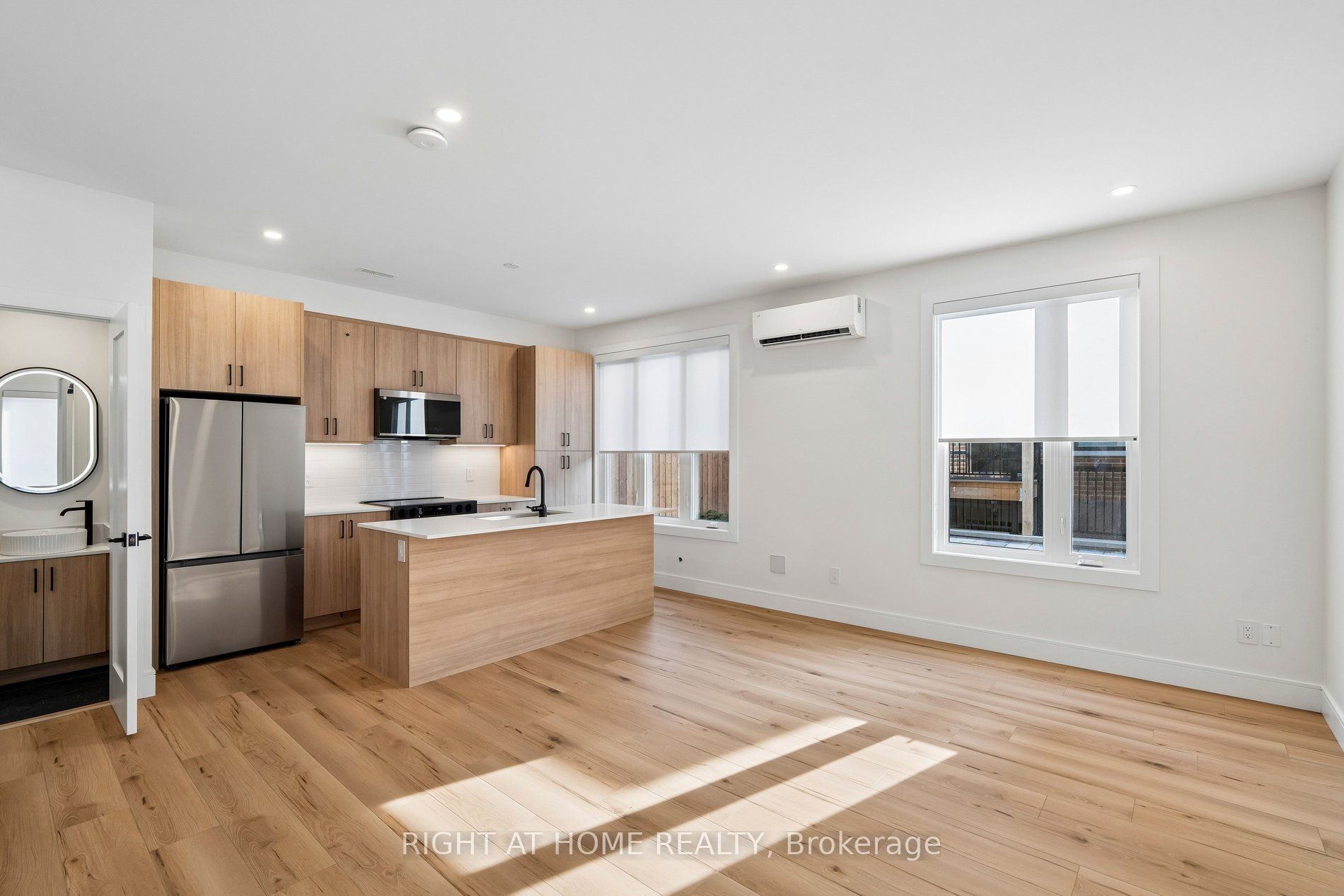 55 Camberwell Road LS, Toronto, ON M6C 3E7 photo 4
