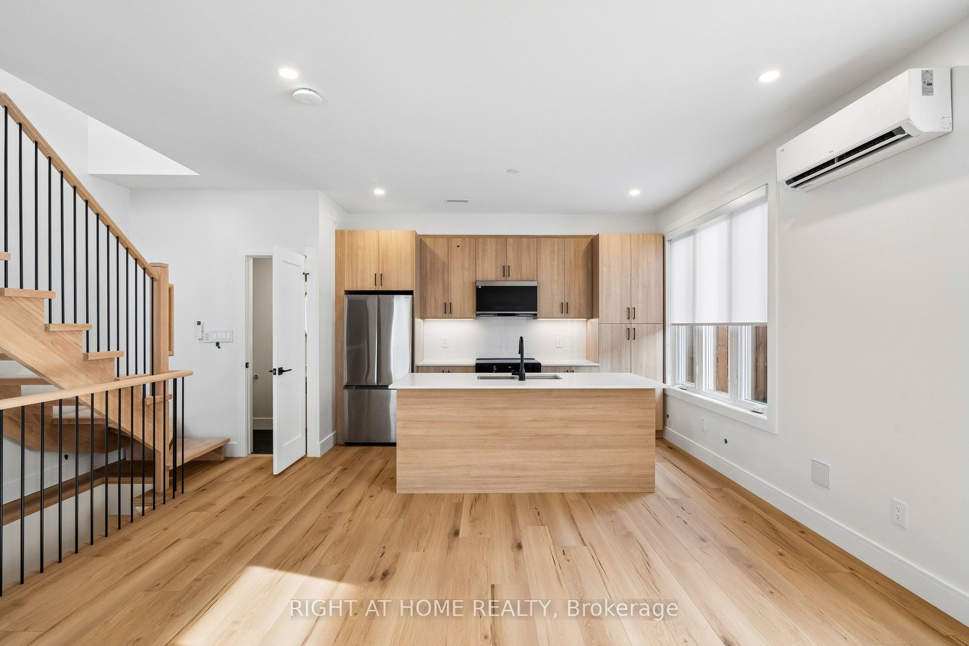 55 Camberwell Road LS, Toronto, ON M6C 3E7 photo 5