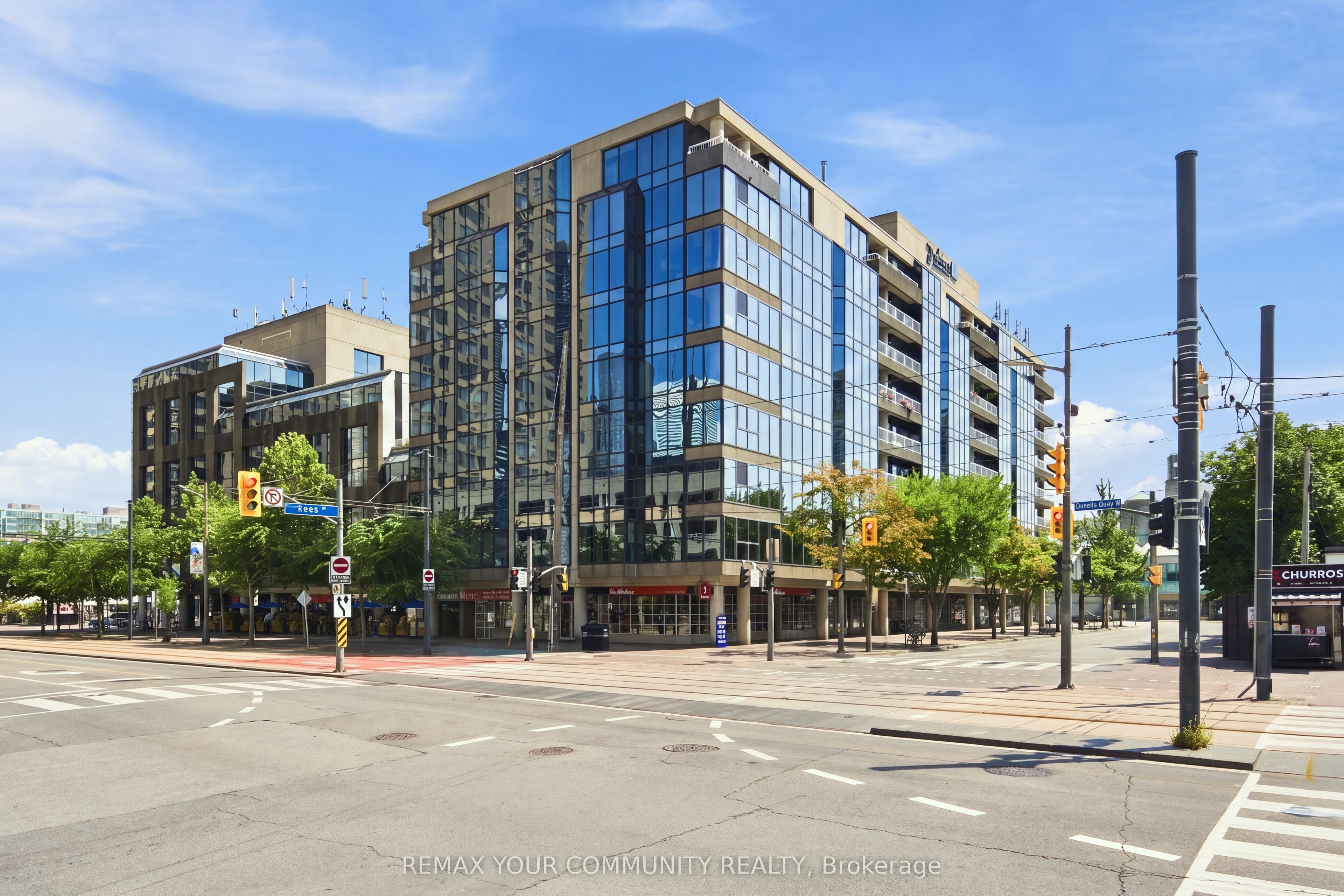 251 Queens Quay 705, Toronto, ON M5J 2N6