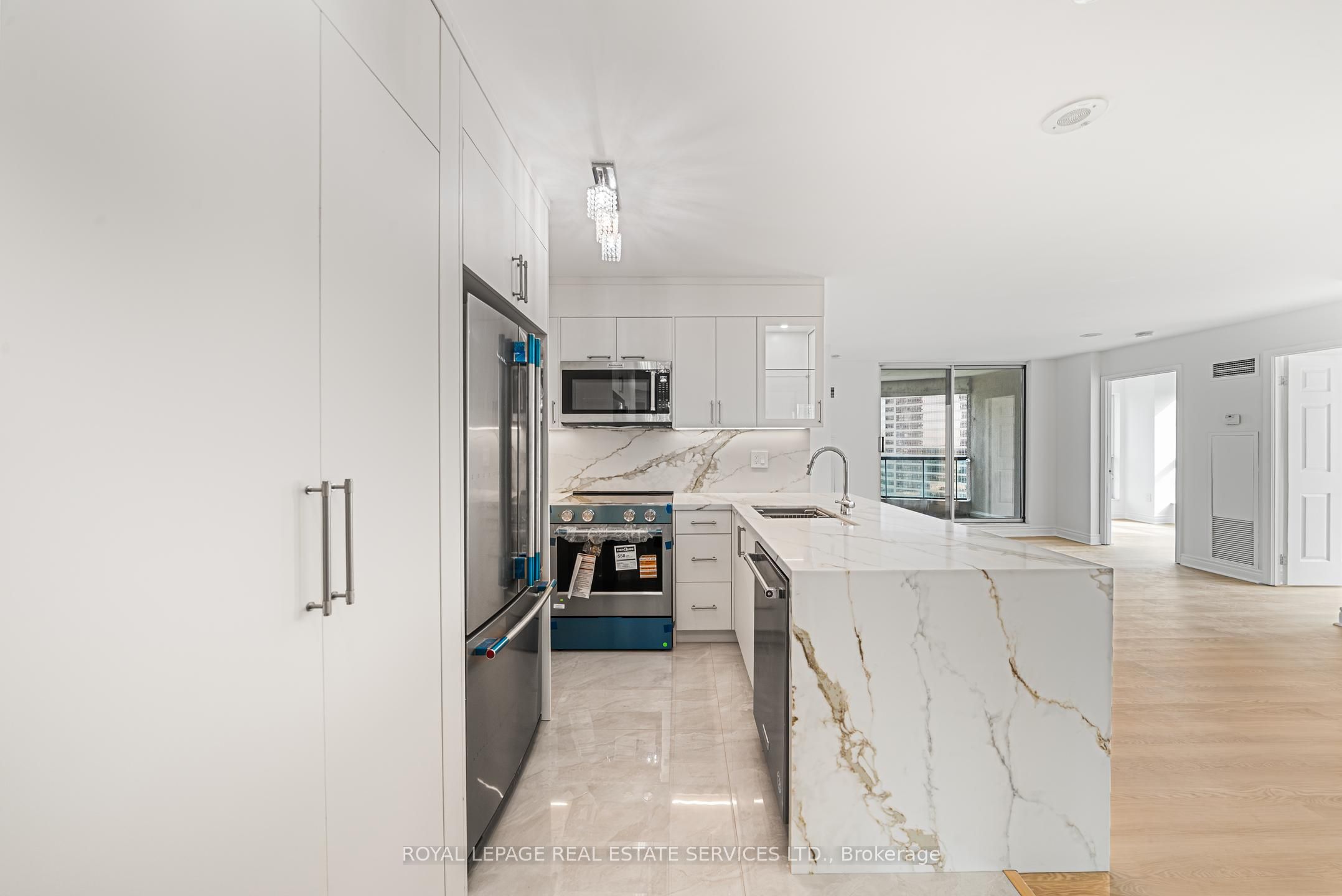 7 Lorraine Drive 1912, Toronto, ON M2N 7H2 photo 5