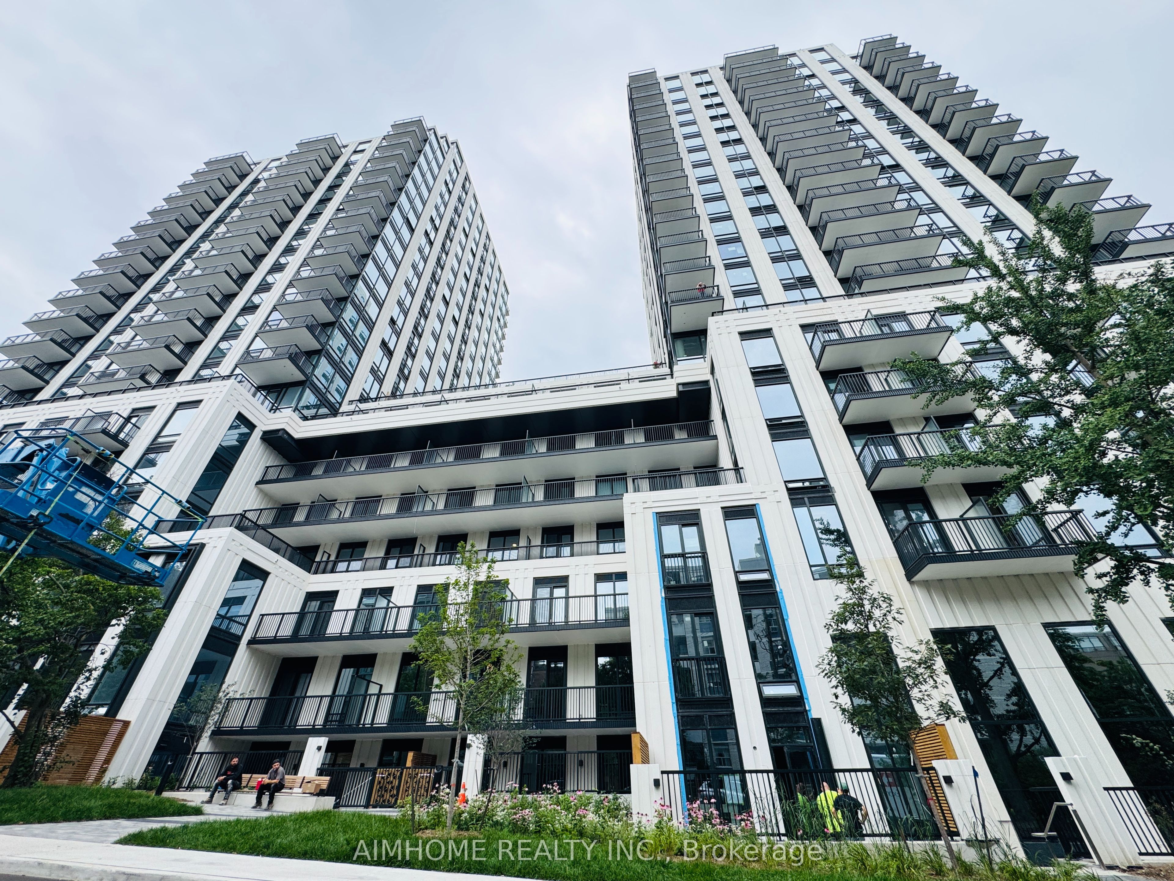 91 Montclair Ave Avenue 1606, Toronto, ON M5P 0B1