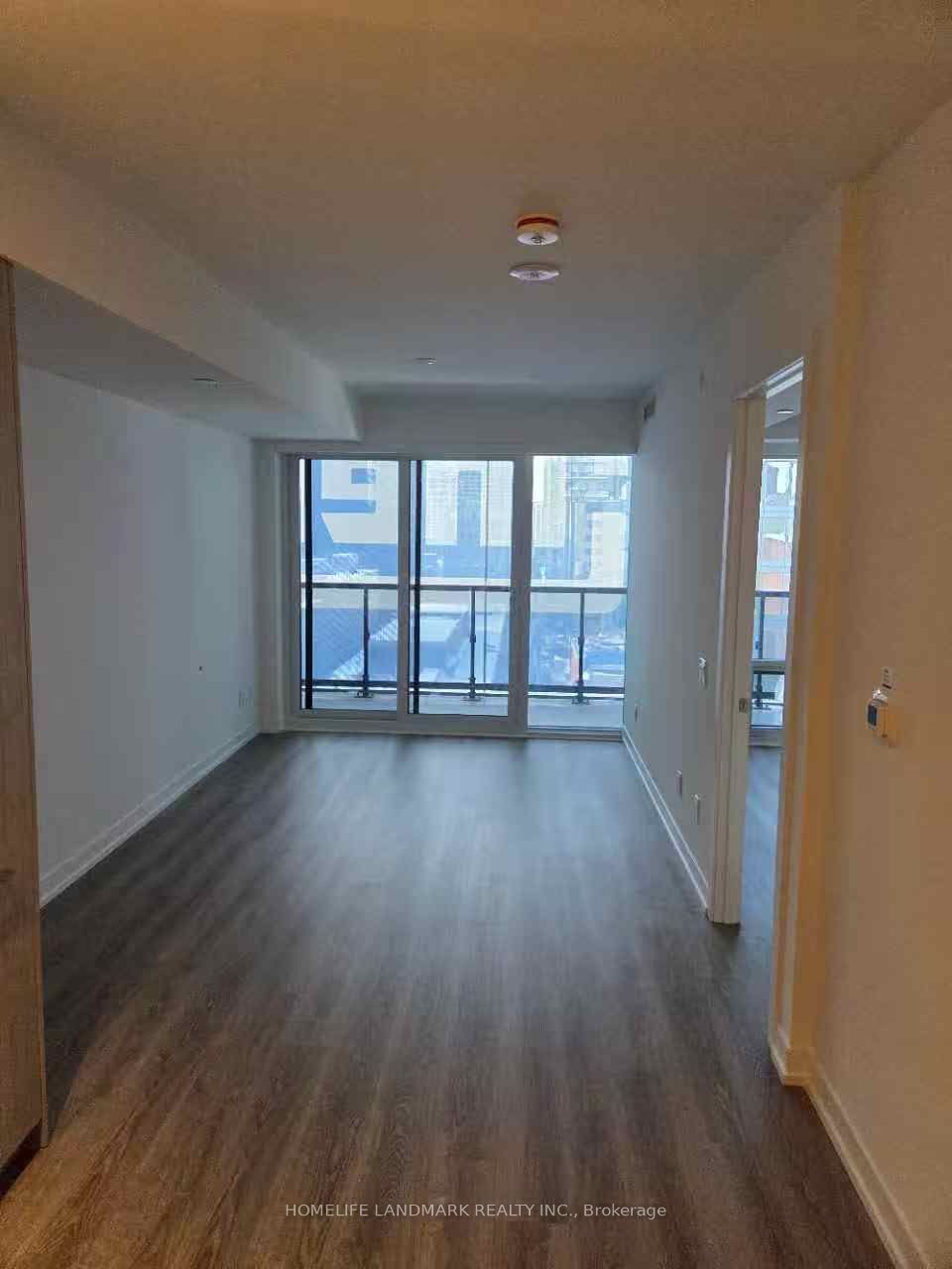 771 Yonge Street W 1002, Toronto, ON M4W 2G4 photo 2