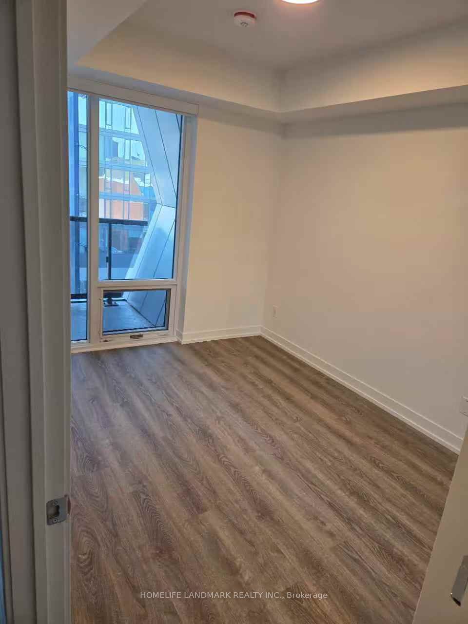 771 Yonge Street W 1002, Toronto, ON M4W 2G4 photo 3