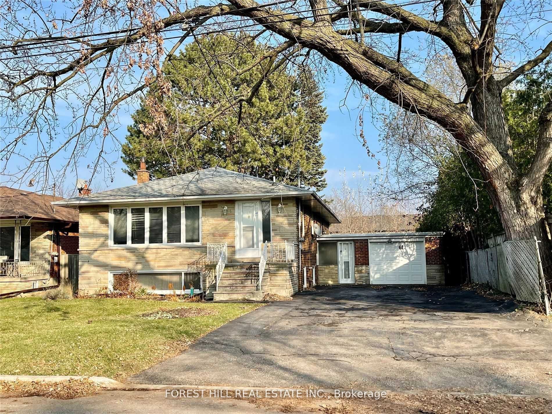 61 Bryant Street Main, Toronto, ON M3H 5A5