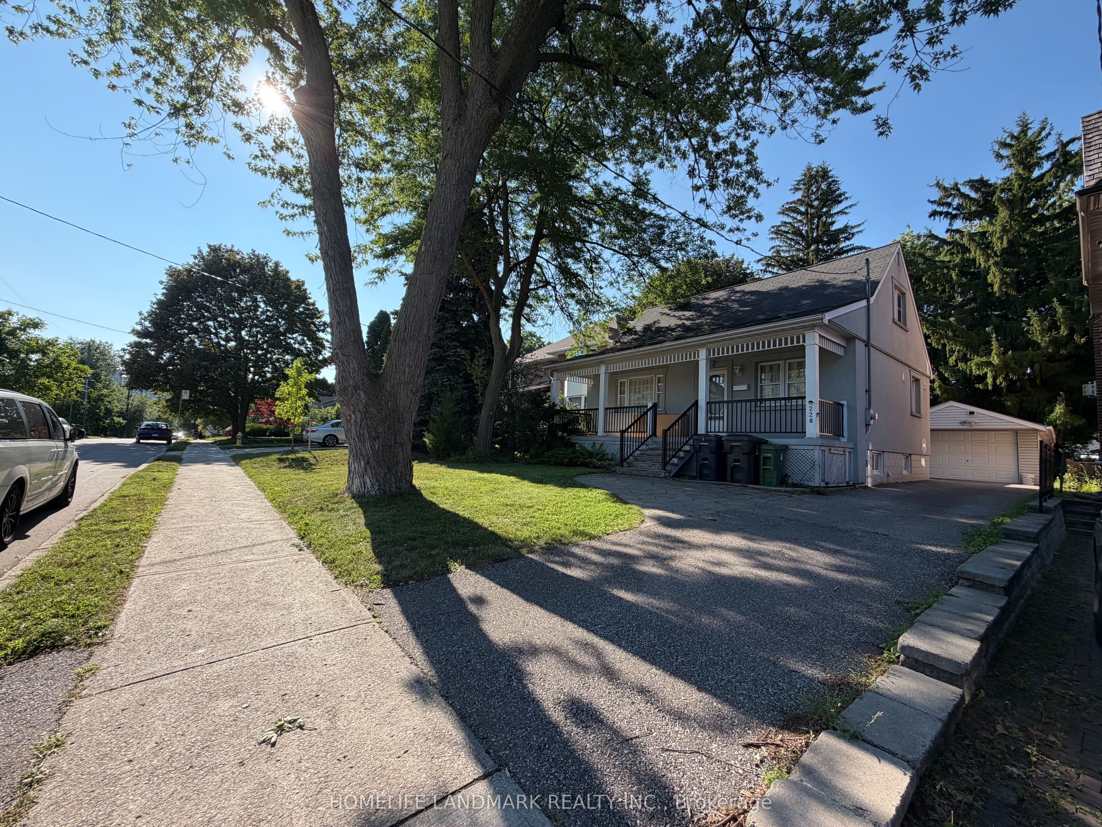 228 Hollywood Avenue, Toronto, ON M2N 3K6 photo 2