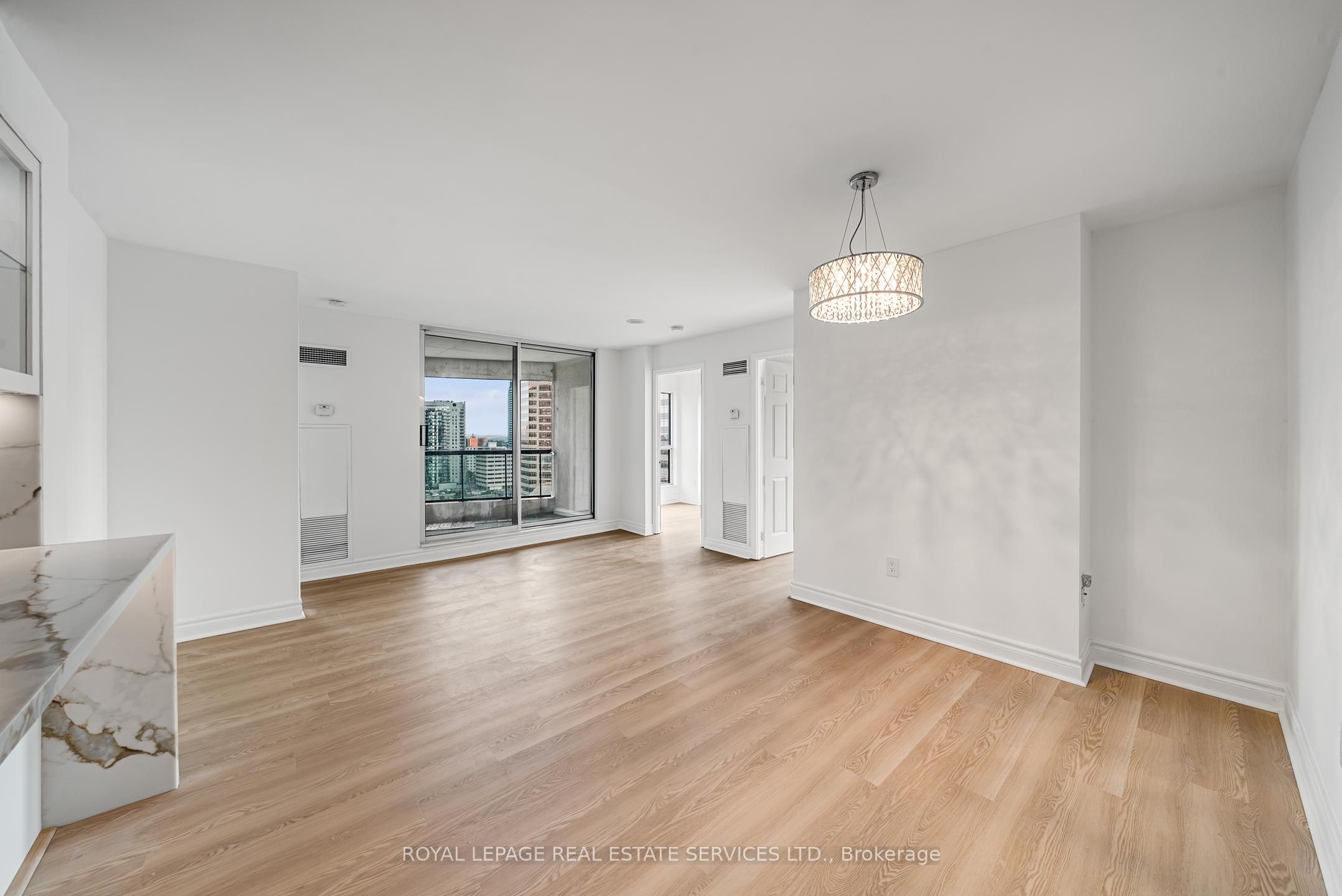 7 Lorraine Drive 1912, Toronto, ON M2N 7H2 photo 2