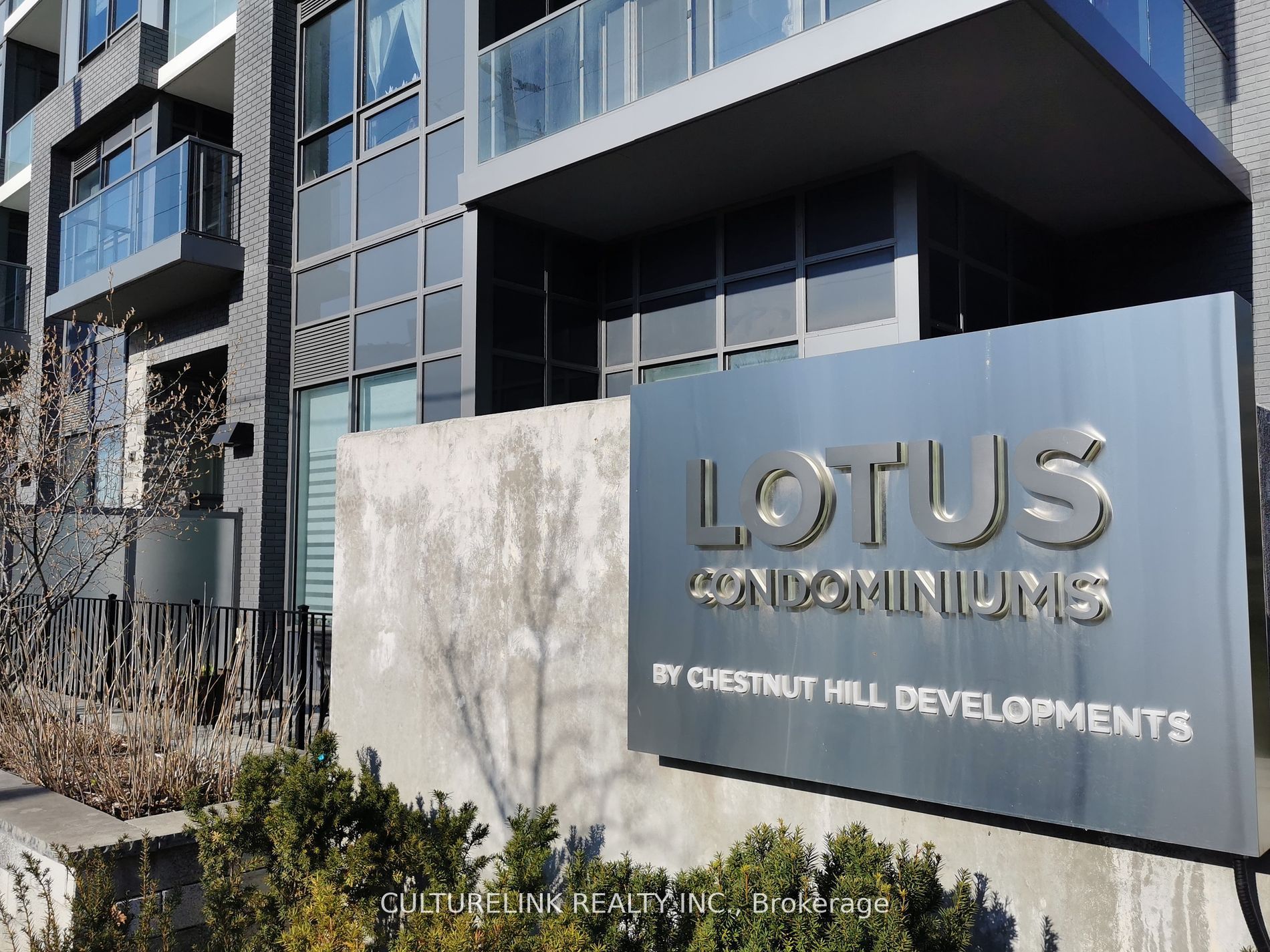 7 Kenaston Gardens 326, Toronto, ON M2K 0E9