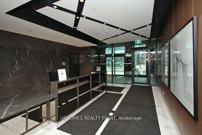 327 King Street W 2708, Toronto, ON M5V 1J5 photo 5
