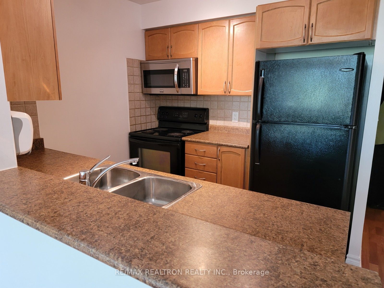 3830 Bathurst Street 303, Toronto, ON M3H 6C5 photo 3