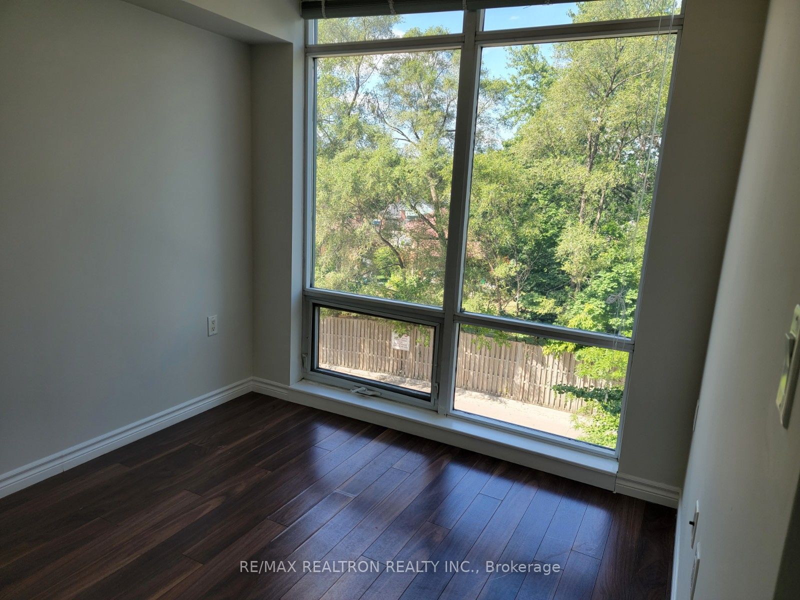 3830 Bathurst Street 303, Toronto, ON M3H 6C5 photo 4
