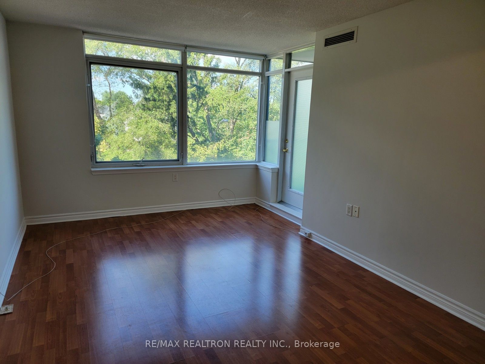 3830 Bathurst Street 303, Toronto, ON M3H 6C5 photo 5