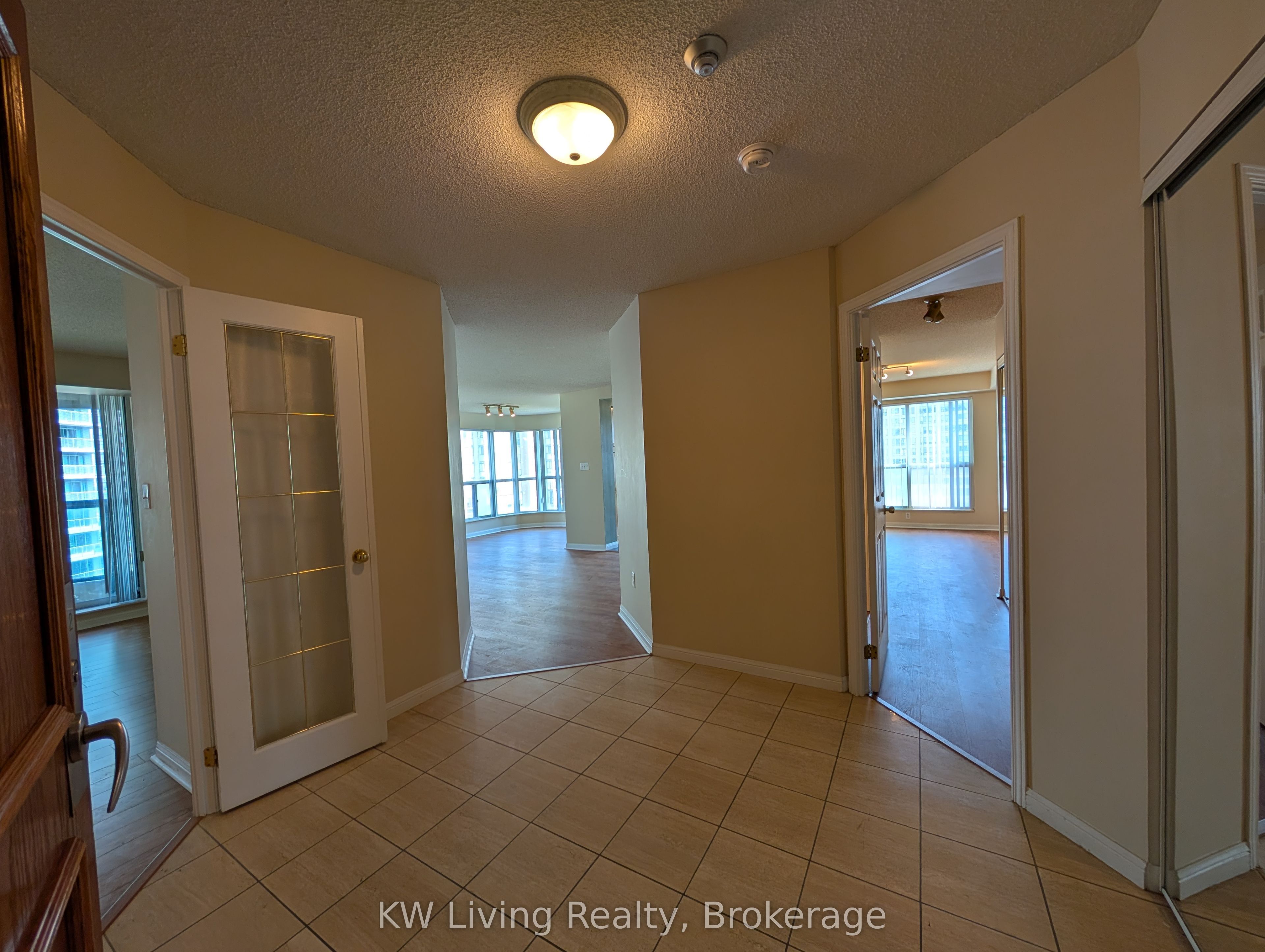 23 Lorraine Drive 1102, Toronto, ON M2N 6Z6