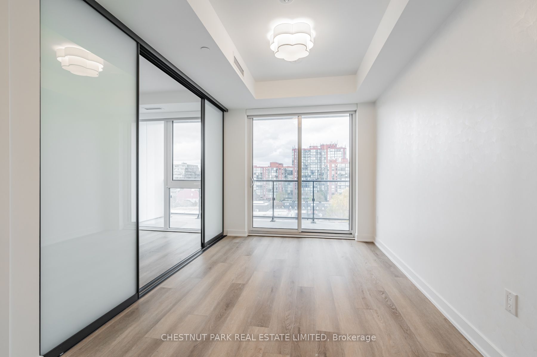 9 Tecumseth Street 915, Toronto, ON M5V 0S5 photo 3