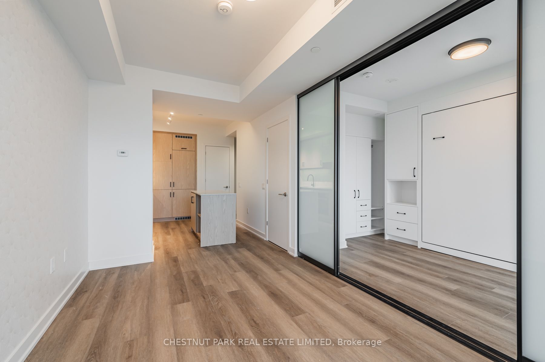 9 Tecumseth Street 915, Toronto, ON M5V 0S5 photo 5