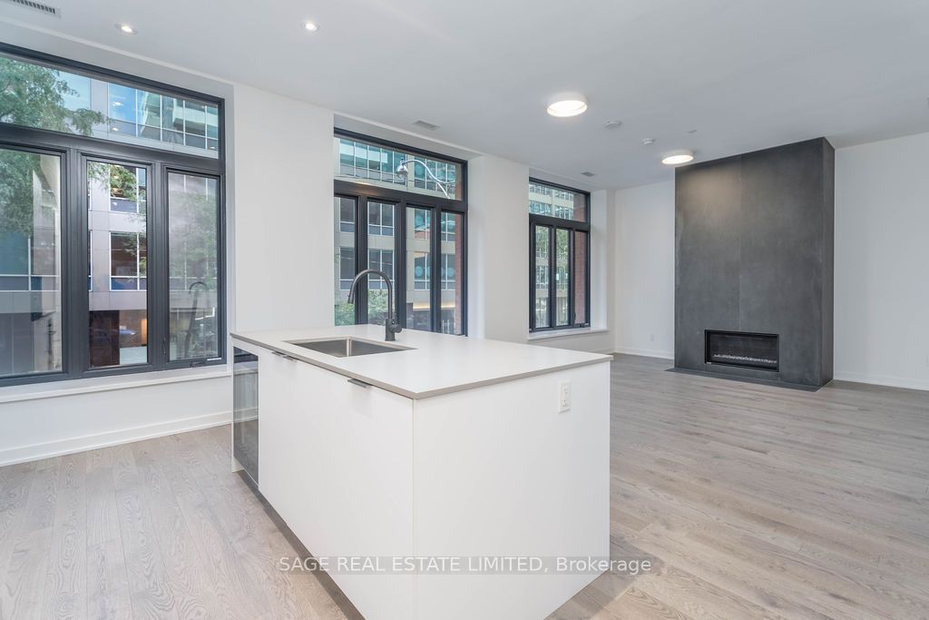 22 Lombard Street 205, Toronto, ON M5C 1M1
