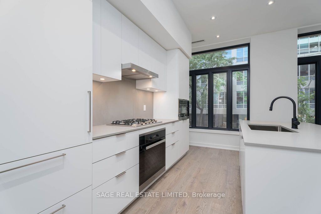 22 Lombard Street 205, Toronto, ON M5C 1M1 photo 3