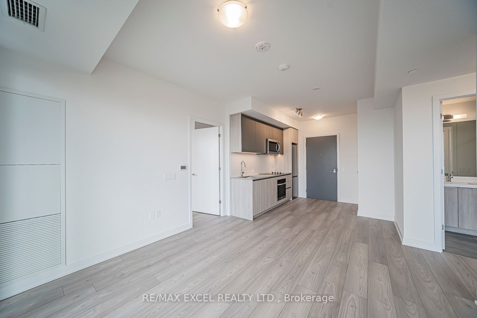 5858 YONGE Street, Toronto, ON M2M 0C6 photo 4