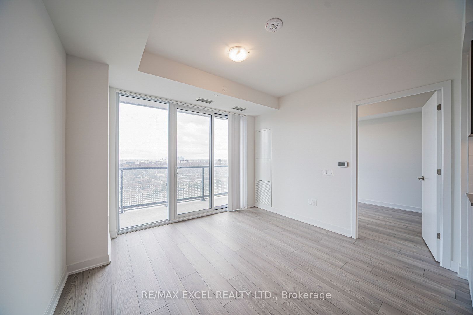5858 YONGE Street, Toronto, ON M2M 0C6 photo 5
