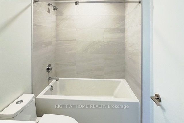 400 King Street W 2106, Toronto, ON M5V 0X8 photo 3