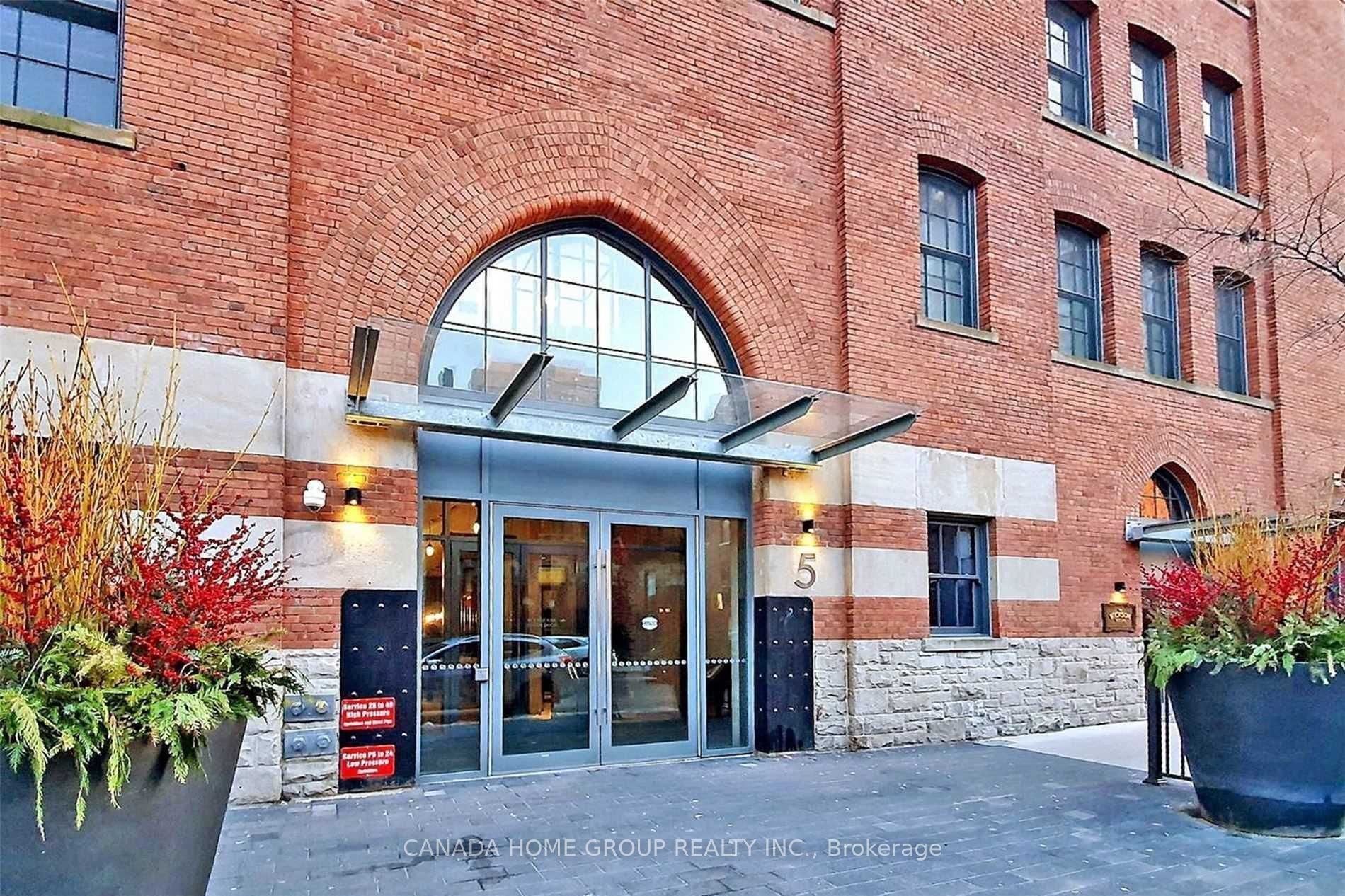 5 St Joseph Street 2902, Toronto, ON M4Y 1J6 photo 2