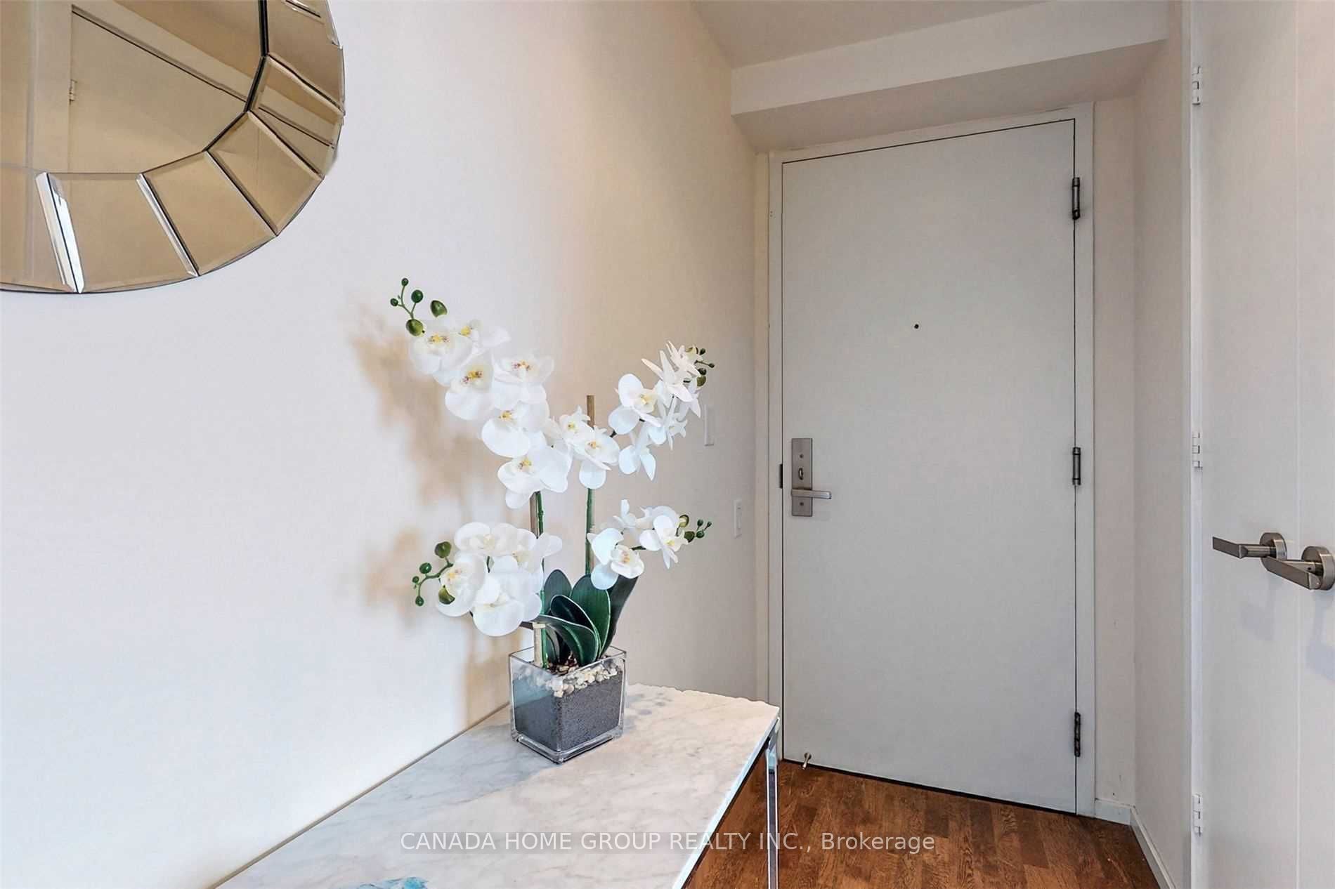 5 St Joseph Street 2902, Toronto, ON M4Y 1J6 photo 4