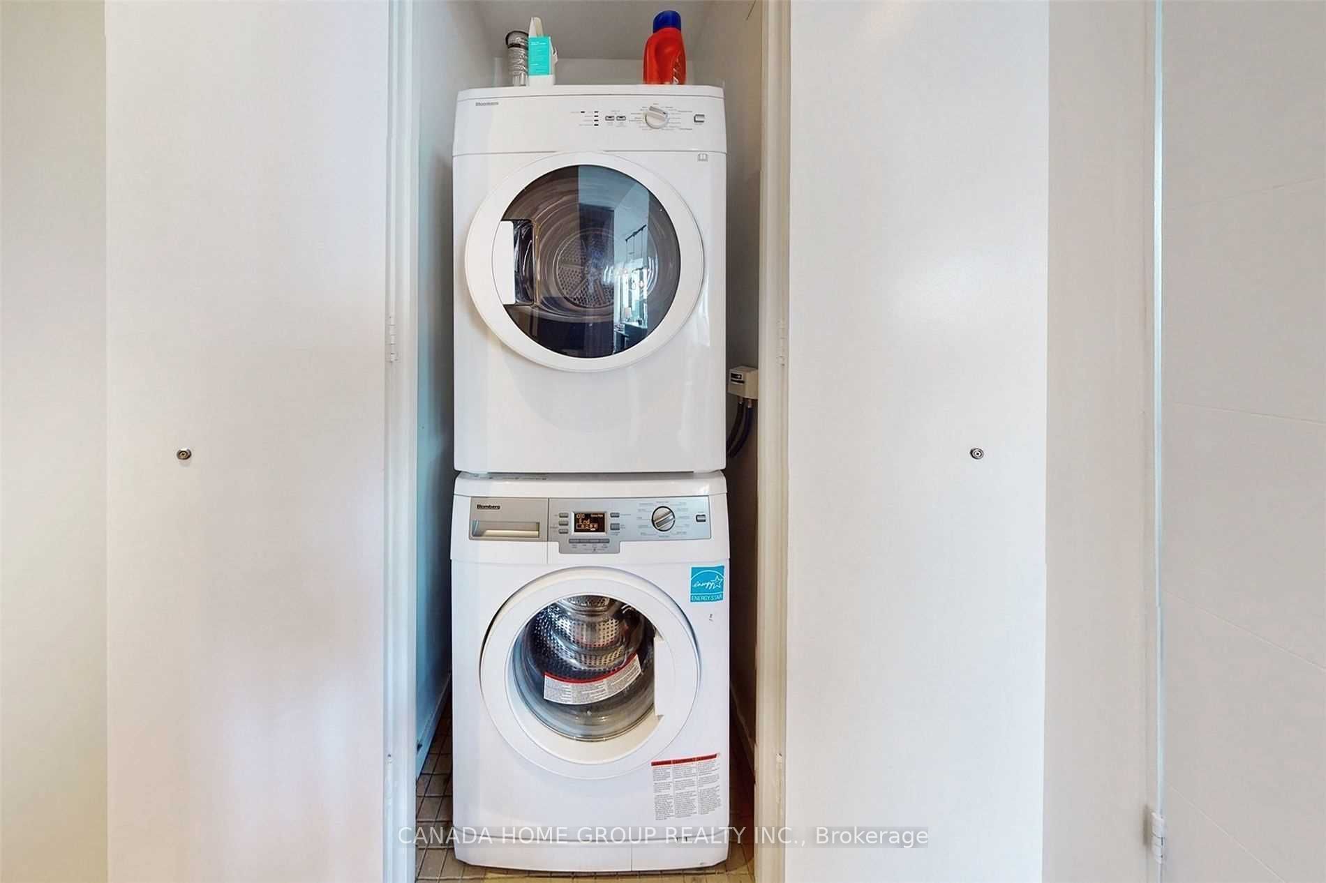 5 St Joseph Street 2902, Toronto, ON M4Y 1J6 photo 5