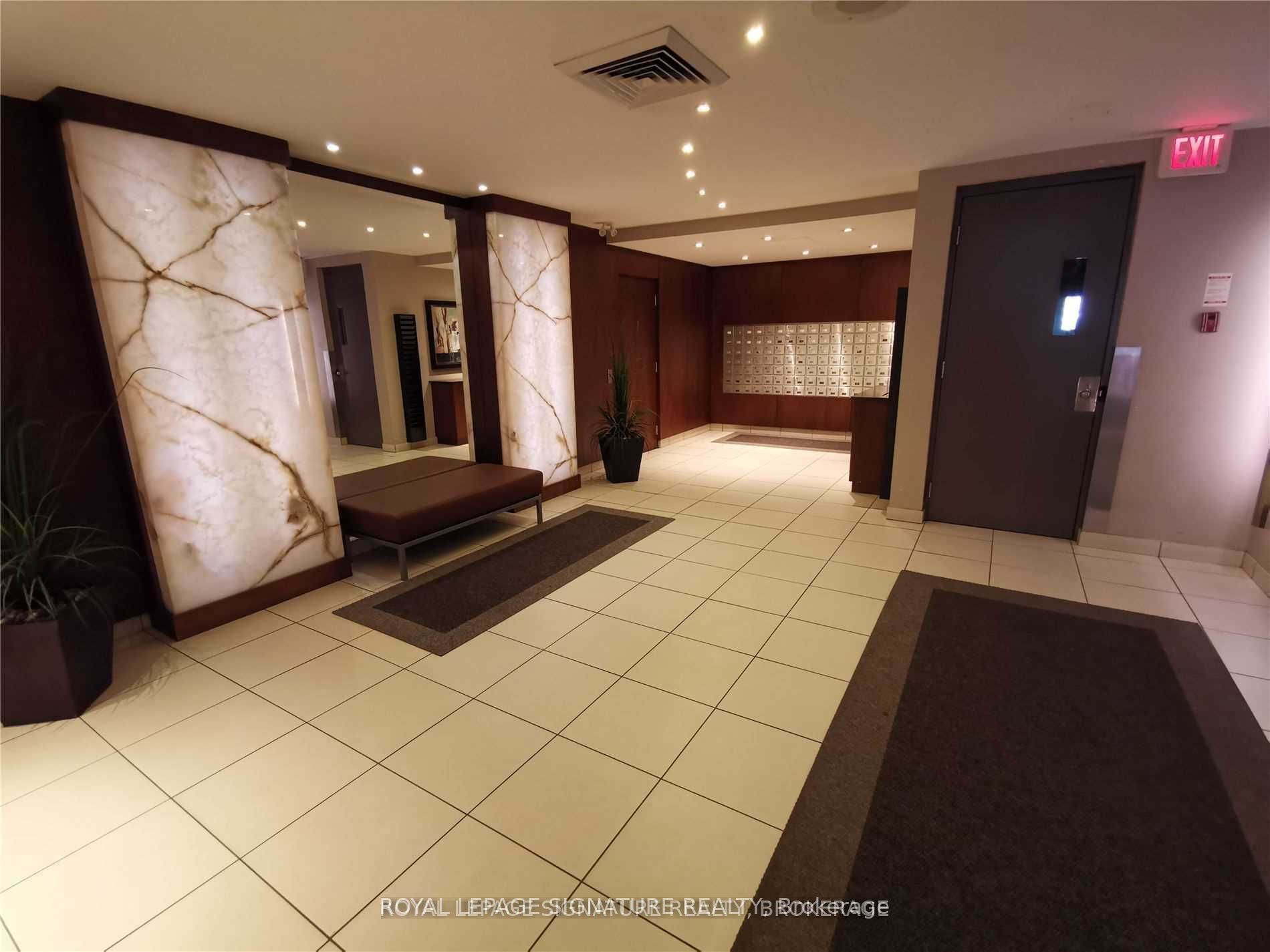720 Spadina Avenue 1606, Toronto, ON M5S 2T9