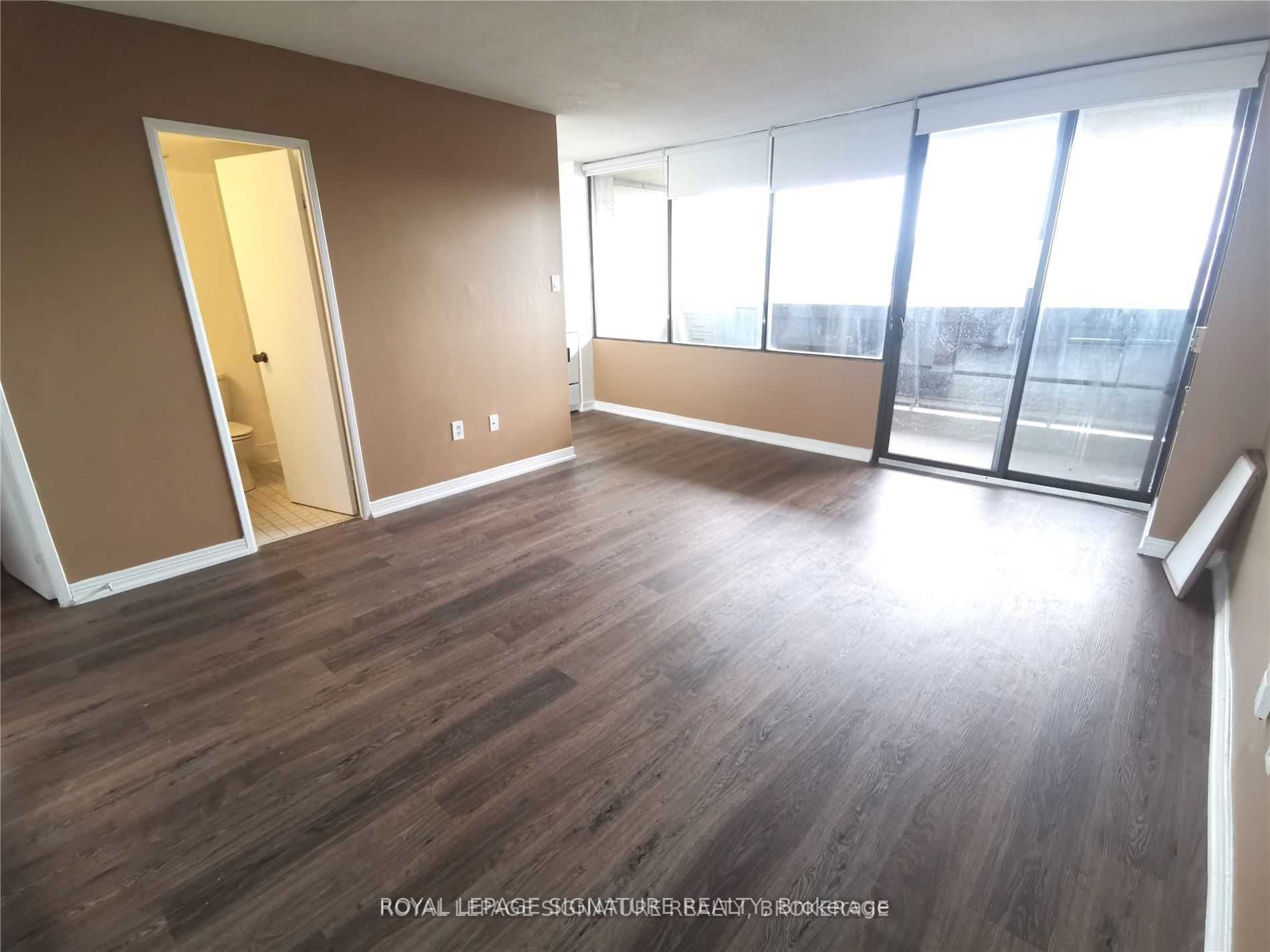 720 Spadina Avenue 1606, Toronto, ON M5S 2T9 photo 2