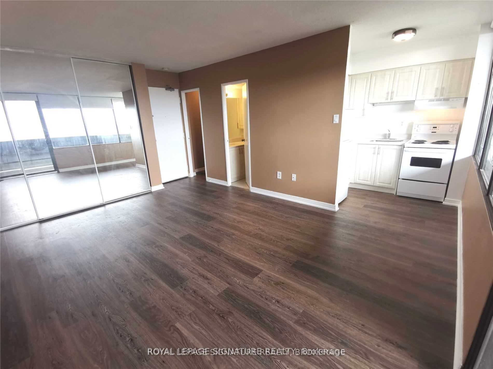 720 Spadina Avenue 1606, Toronto, ON M5S 2T9 photo 3
