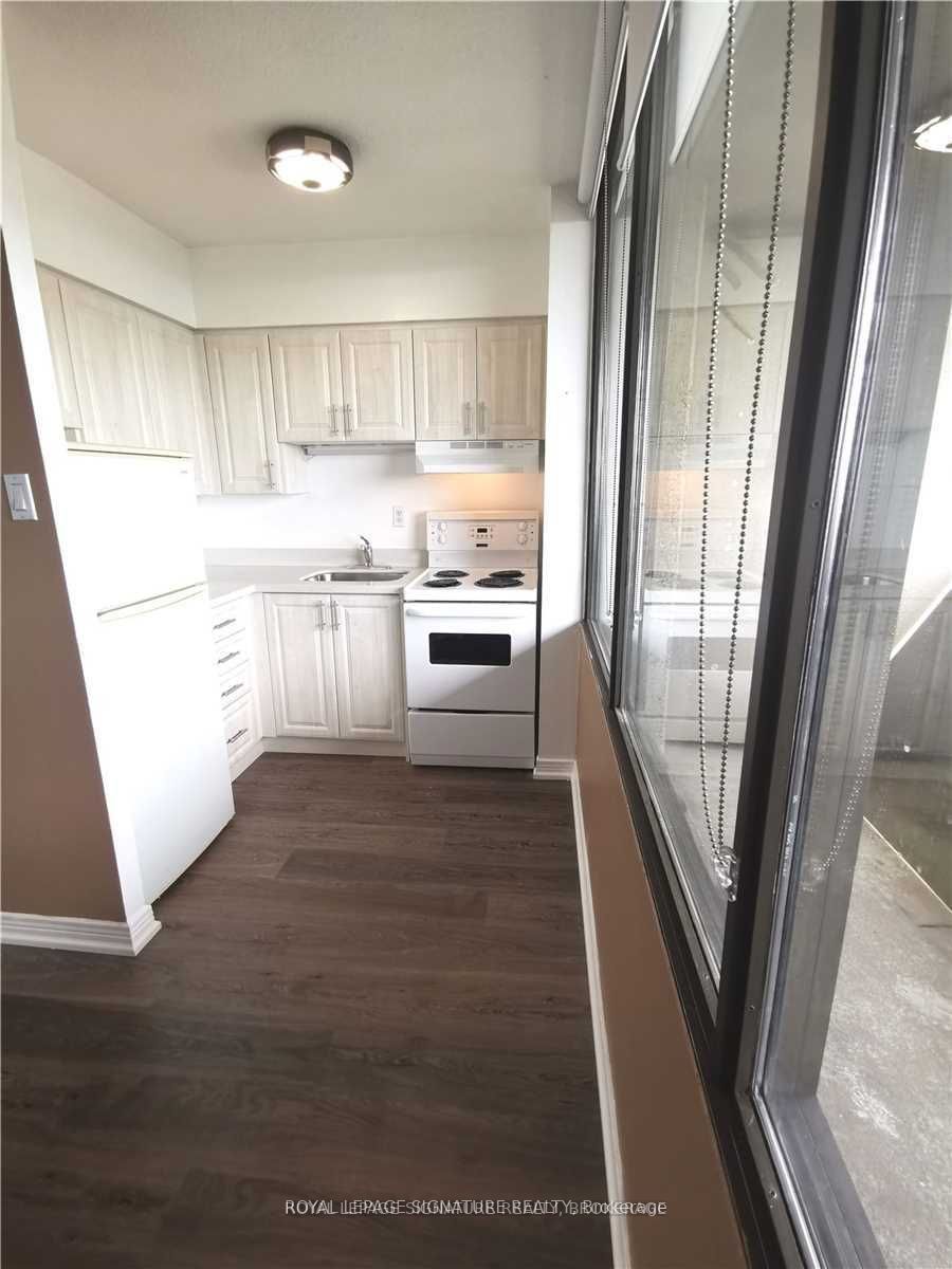 720 Spadina Avenue 1606, Toronto, ON M5S 2T9 photo 4