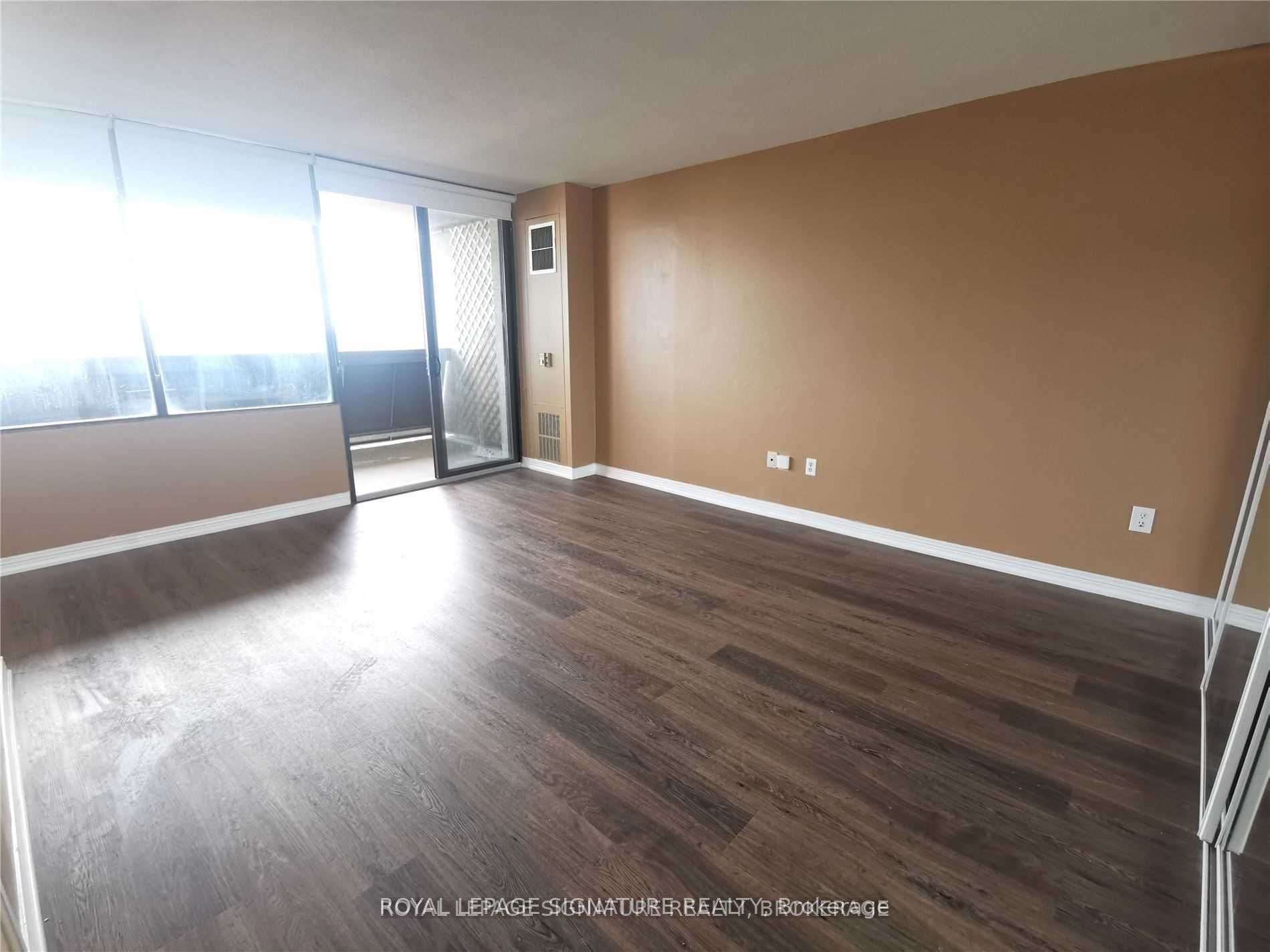 720 Spadina Avenue 1606, Toronto, ON M5S 2T9 photo 5