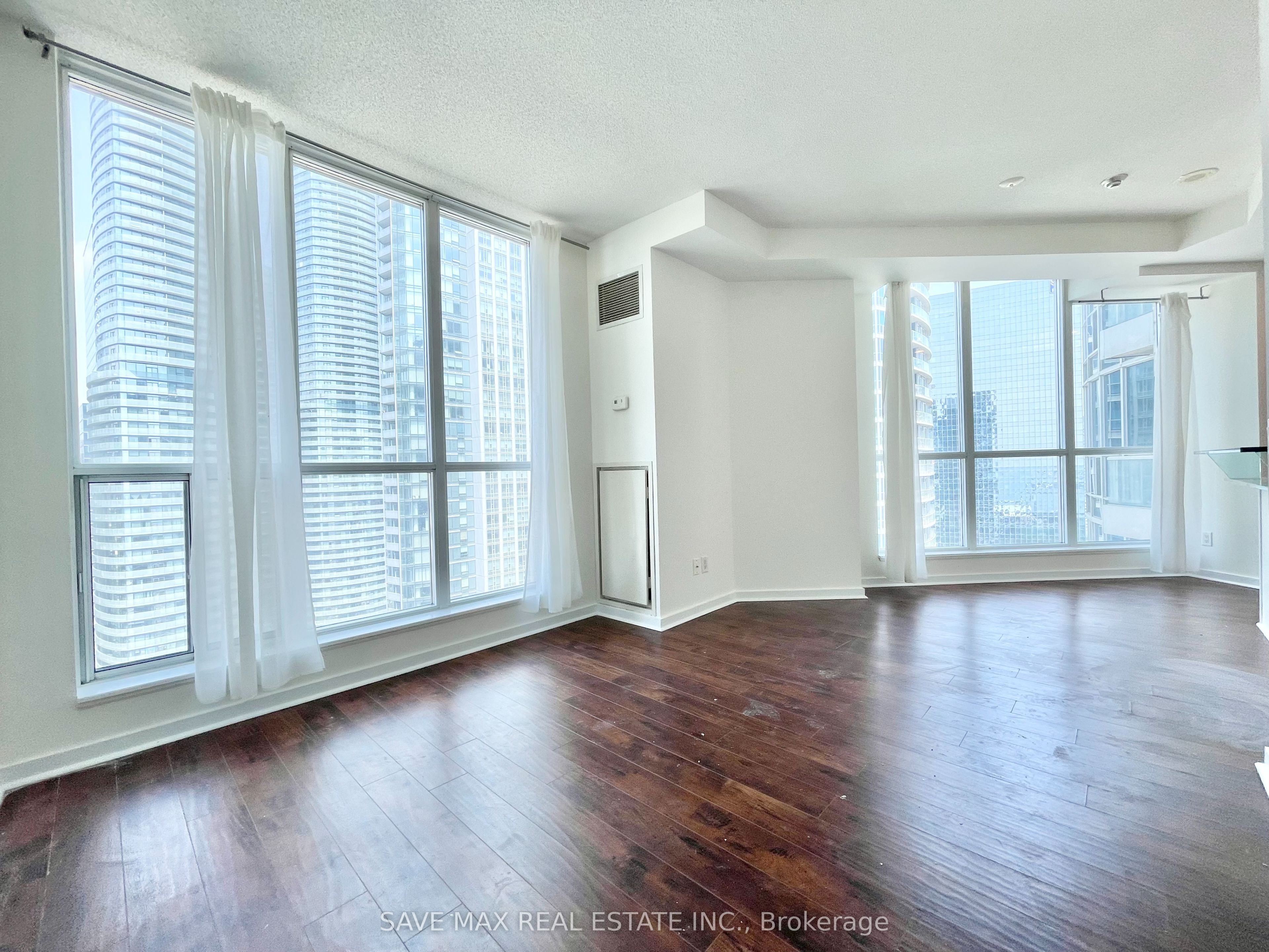 208 Queens Quay W 2612, Toronto, ON M5J 2Y5 photo 5