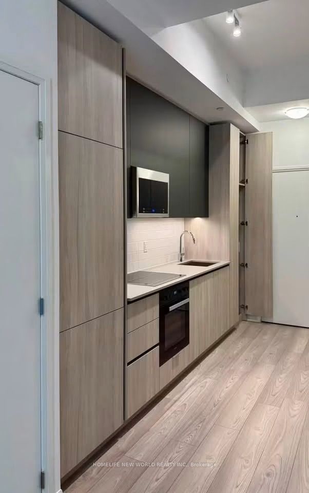400 W King Street W 1128, Toronto, ON M5V 0X8 photo 3