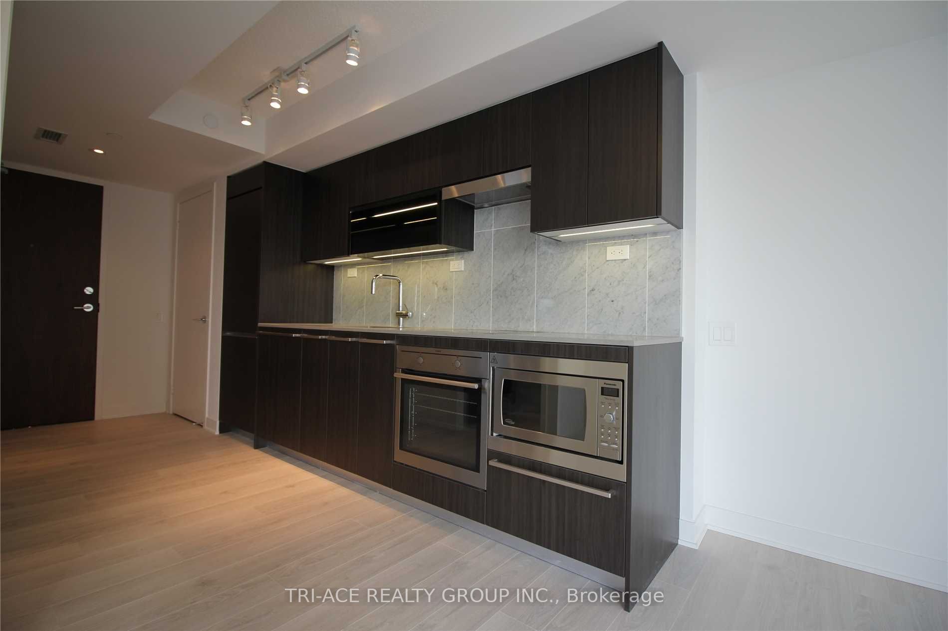 80 Queens Wharf Road 803, Toronto, ON M5V 0J3 photo 4