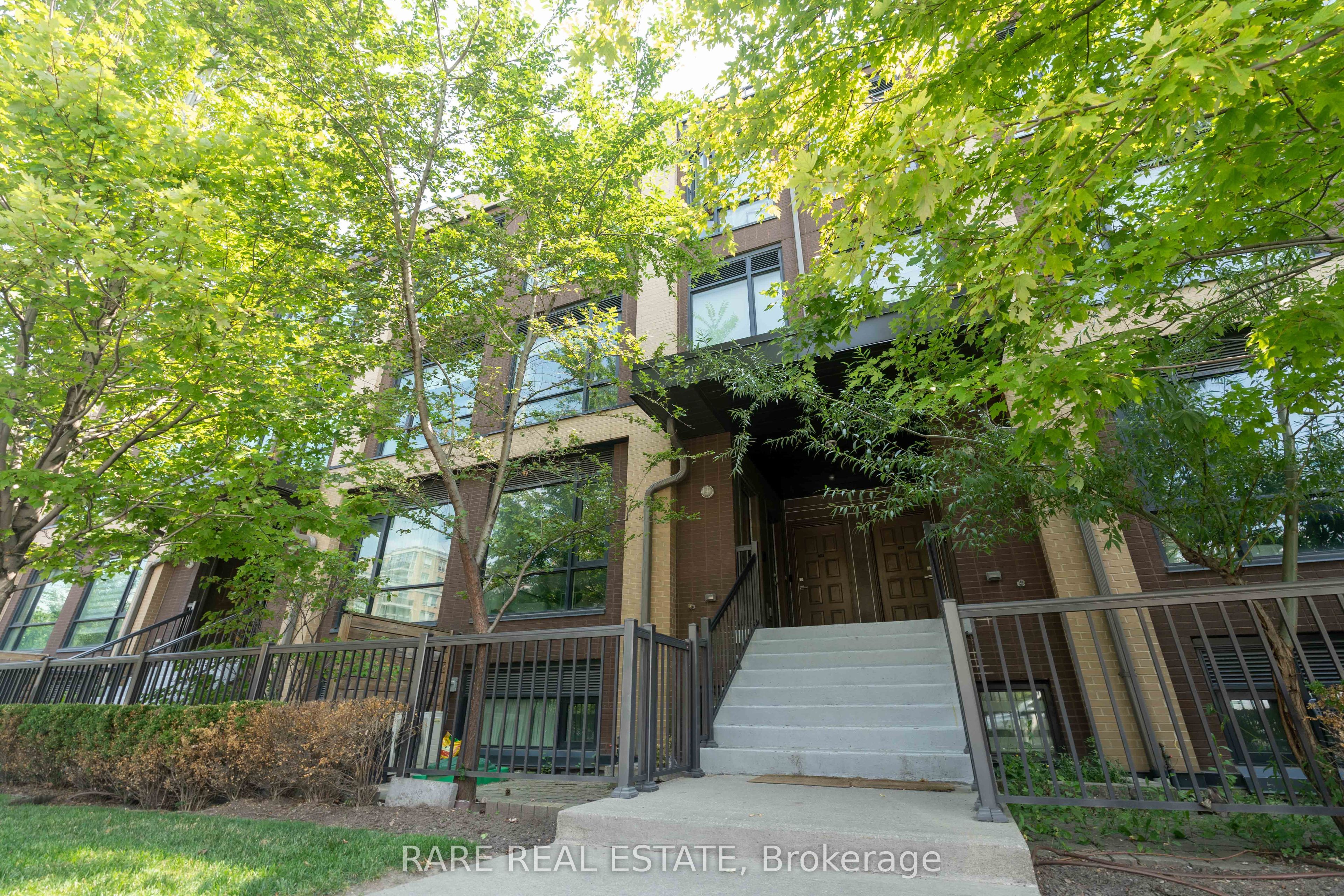 639 Lawrence Avenue W 208, Toronto, ON M6A 1A9