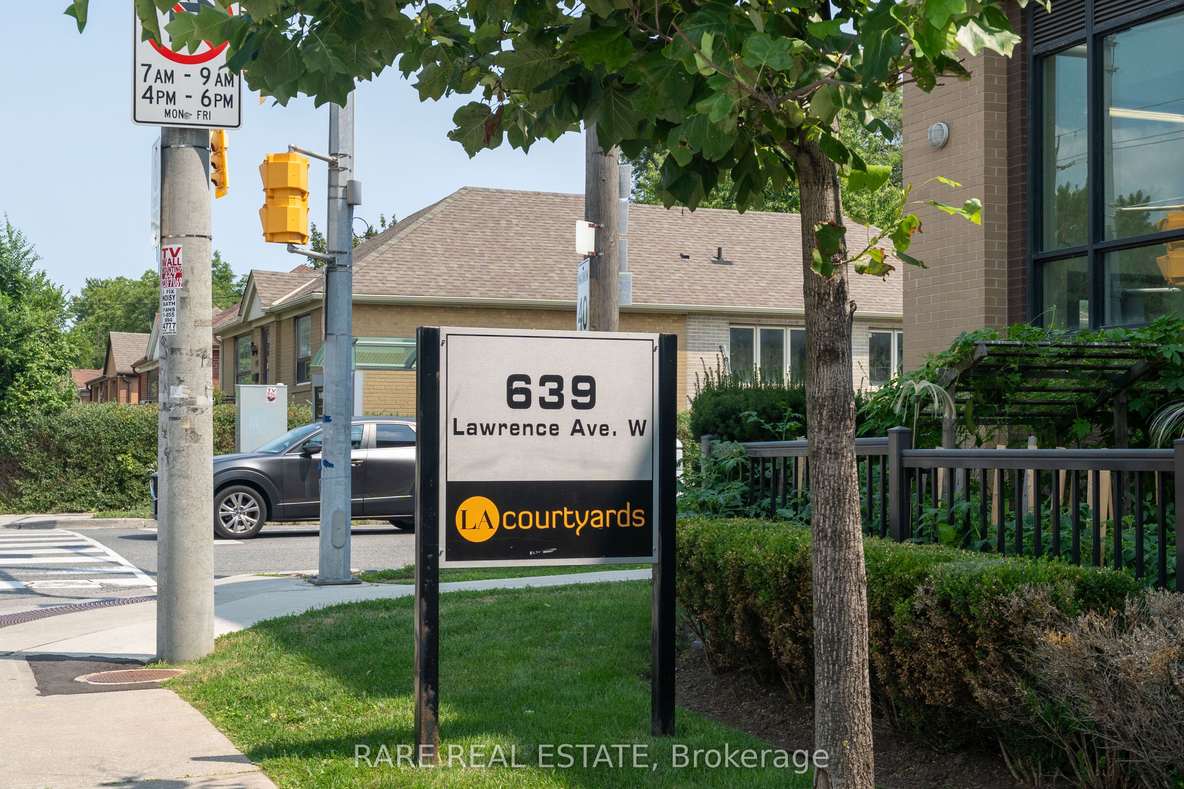 639 Lawrence Avenue W 208, Toronto, ON M6A 1A9 photo 3