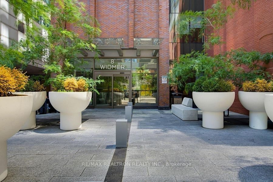 8 Widmer Street 4303, Toronto, ON M5V 0W6 photo 2